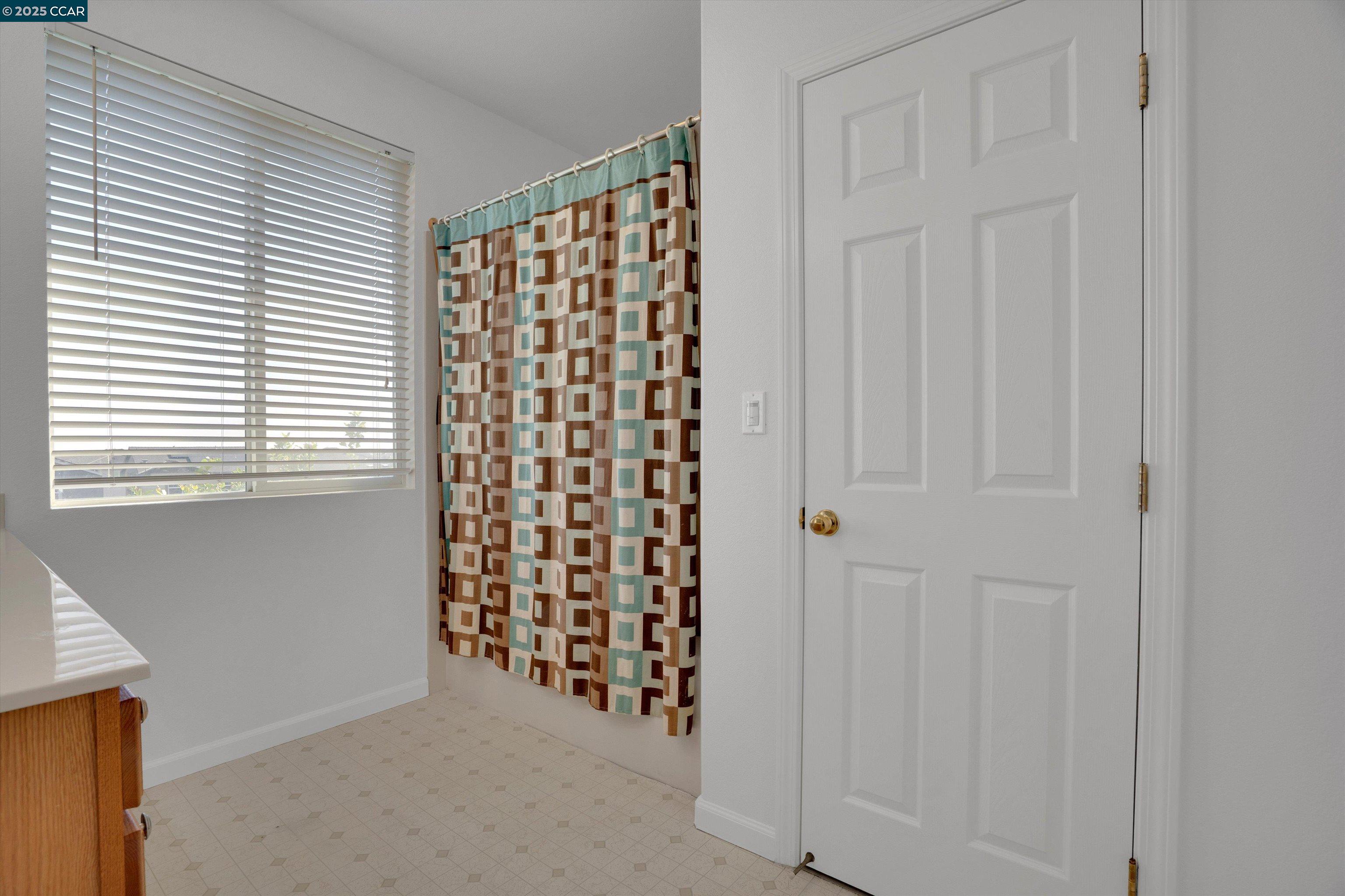 Detail Gallery Image 18 of 39 For 277 Kapalua Bay Cir, Pittsburg,  CA 94565 - 3 Beds | 2/1 Baths