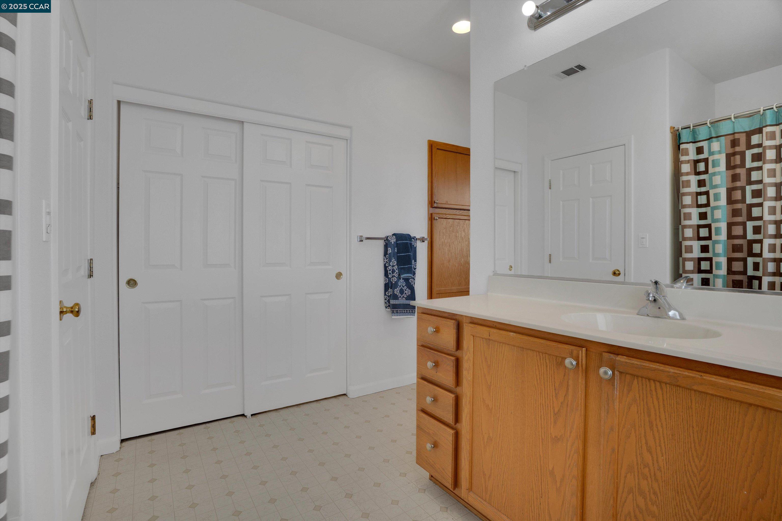 Detail Gallery Image 19 of 39 For 277 Kapalua Bay Cir, Pittsburg,  CA 94565 - 3 Beds | 2/1 Baths