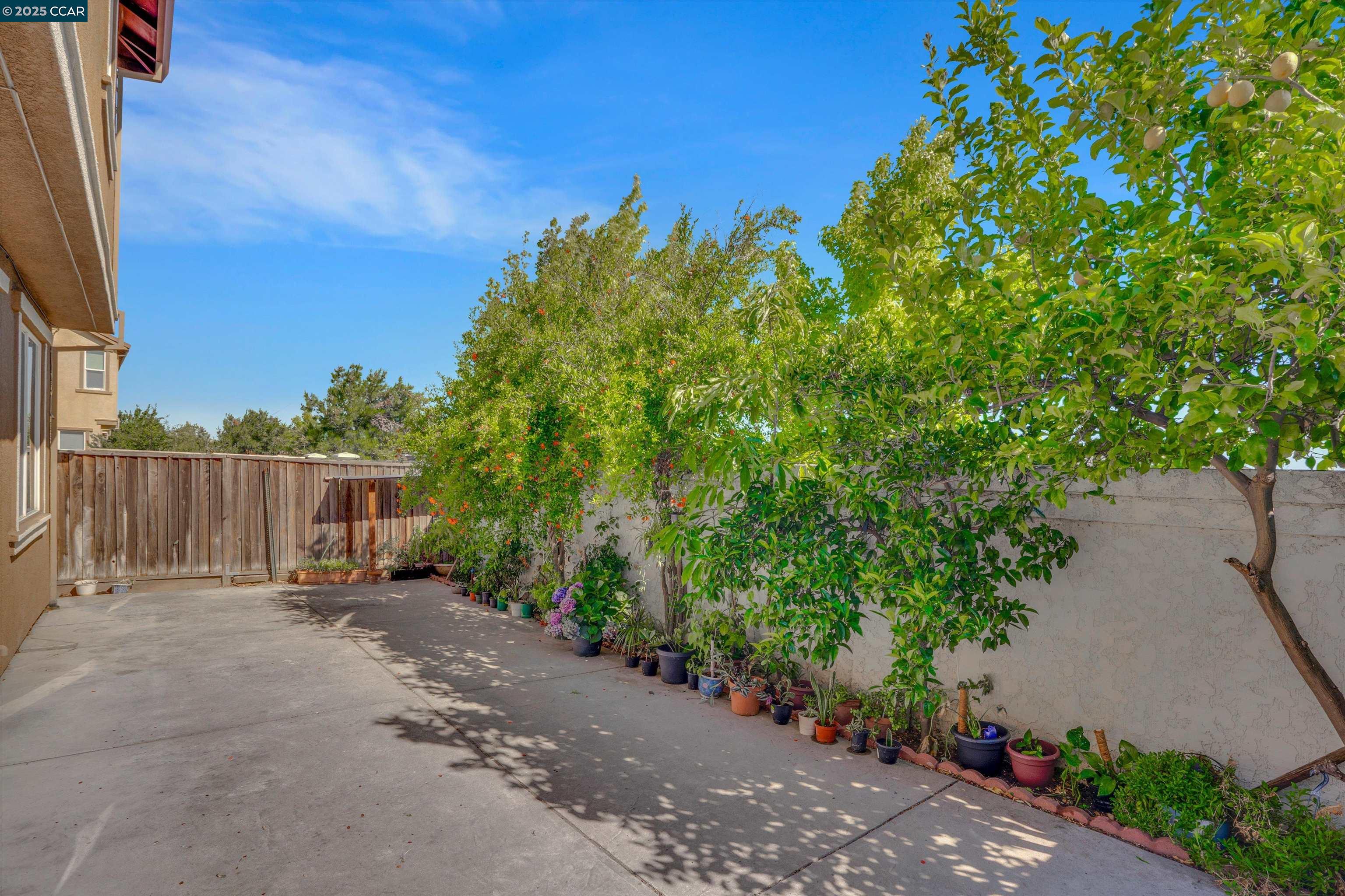 Detail Gallery Image 29 of 39 For 277 Kapalua Bay Cir, Pittsburg,  CA 94565 - 3 Beds | 2/1 Baths