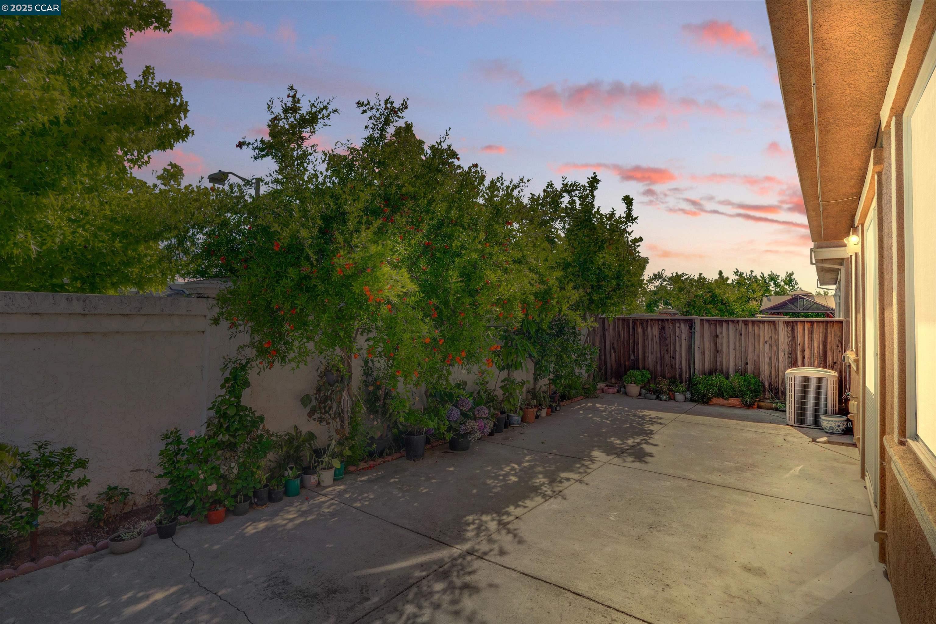 Detail Gallery Image 33 of 39 For 277 Kapalua Bay Cir, Pittsburg,  CA 94565 - 3 Beds | 2/1 Baths