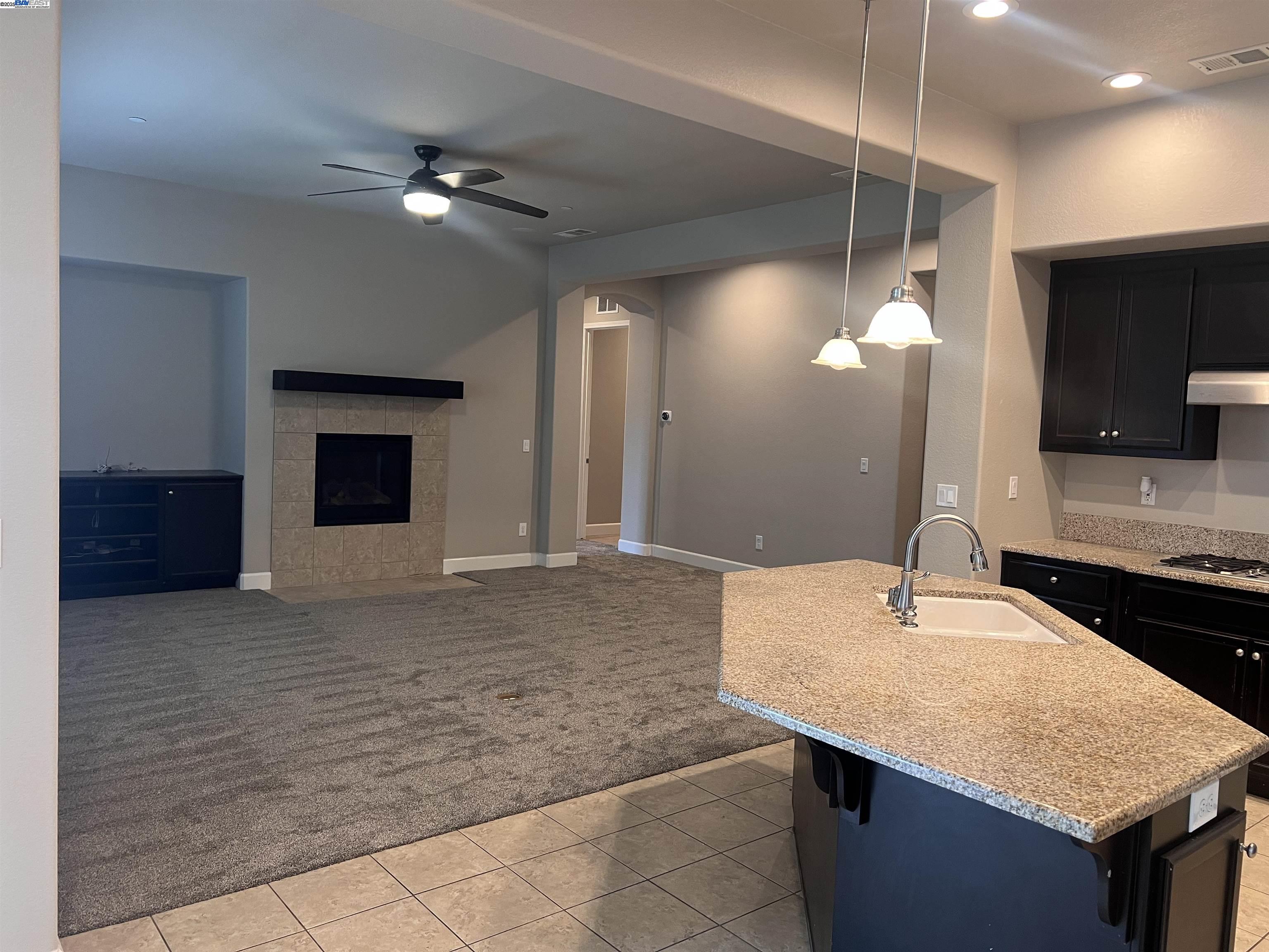 Detail Gallery Image 3 of 28 For 1110 Clearwater Creek Blvd, Manteca,  CA 95336 - 3 Beds | 2 Baths