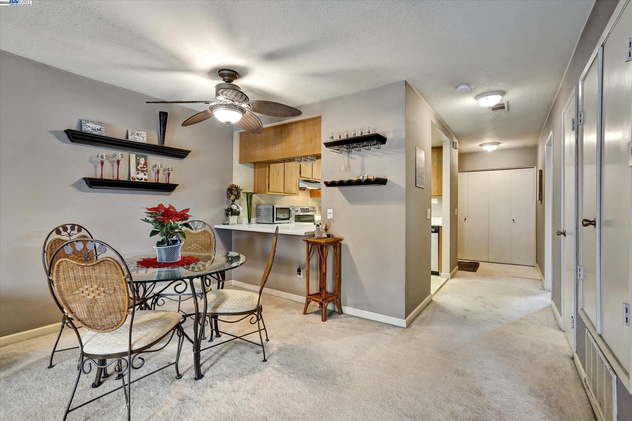 Detail Gallery Image 6 of 20 For 1446 Chateau Cmn #208,  Livermore,  CA 94550 - 2 Beds | 2 Baths