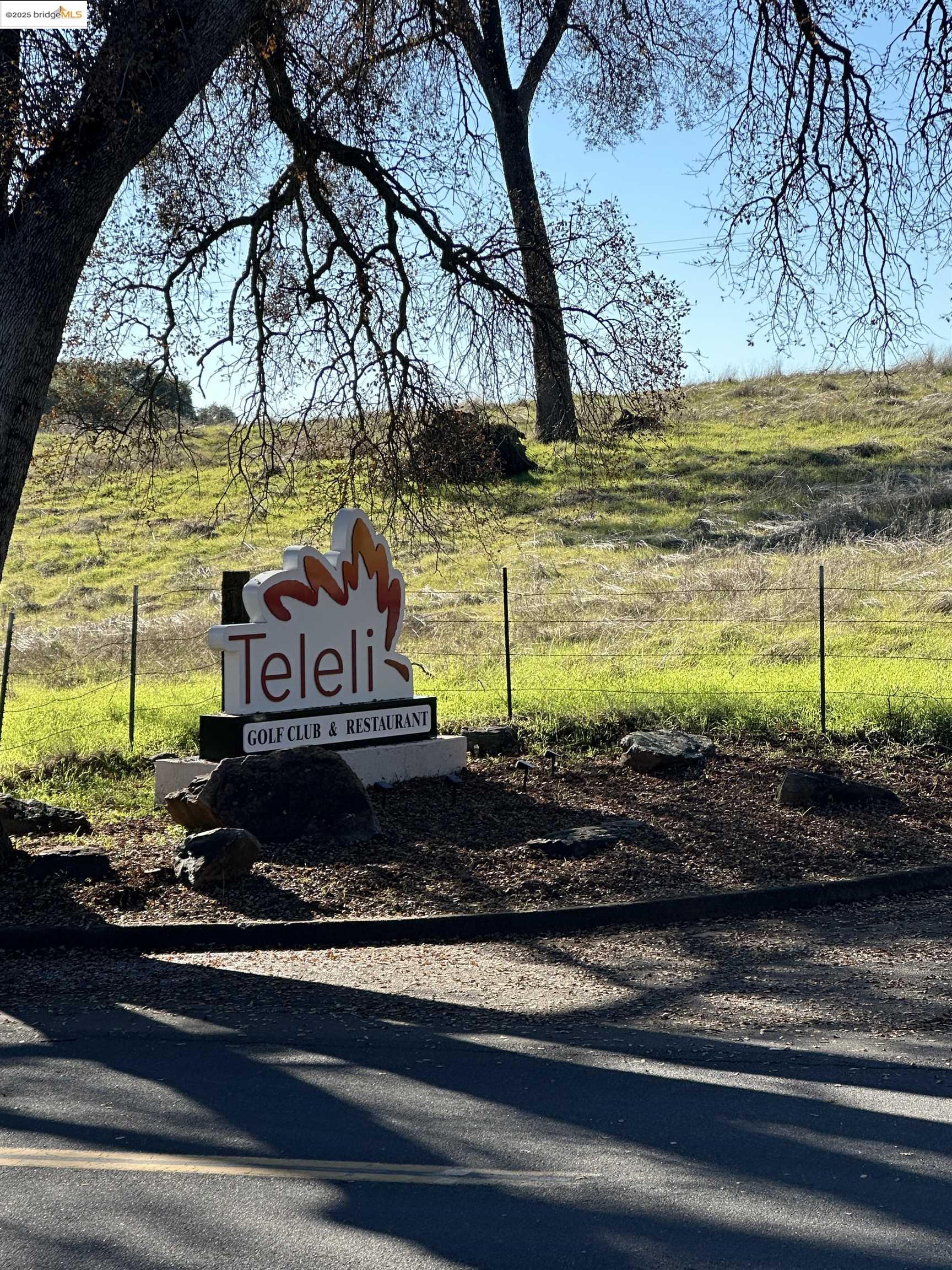 Detail Gallery Image 2 of 12 For 13788 Kincaid Flat Road, Sonora,  CA 95370 - 3 Beds | 2 Baths