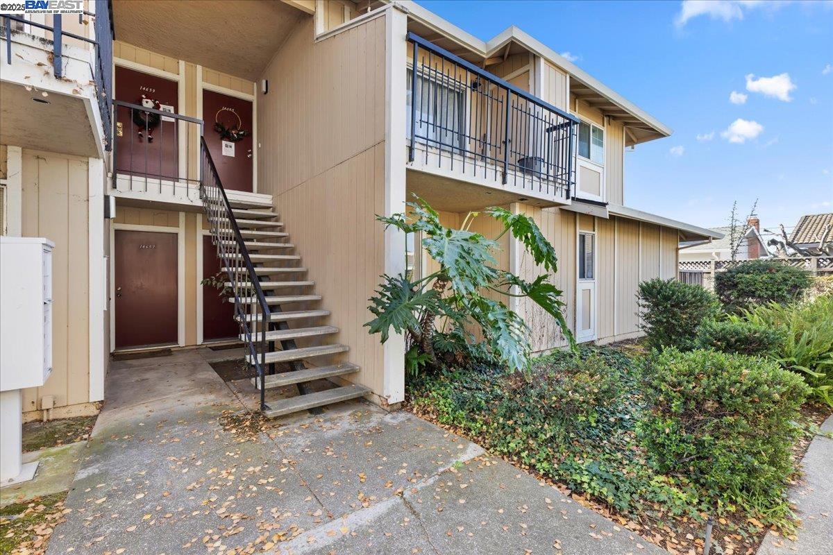 Detail Gallery Image 2 of 17 For 14653 Doolittle Drive, San Leandro,  CA 94577-6616 - 2 Beds | 2 Baths