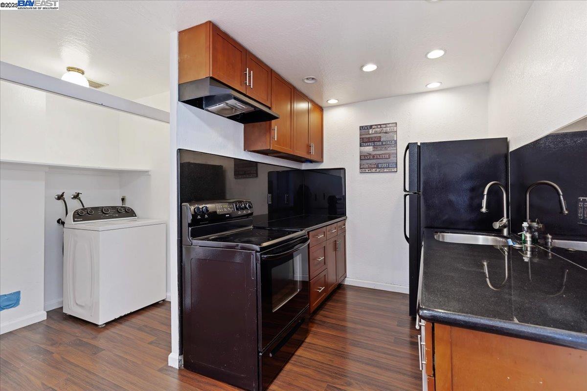 Detail Gallery Image 5 of 17 For 14653 Doolittle Drive, San Leandro,  CA 94577-6616 - 2 Beds | 2 Baths