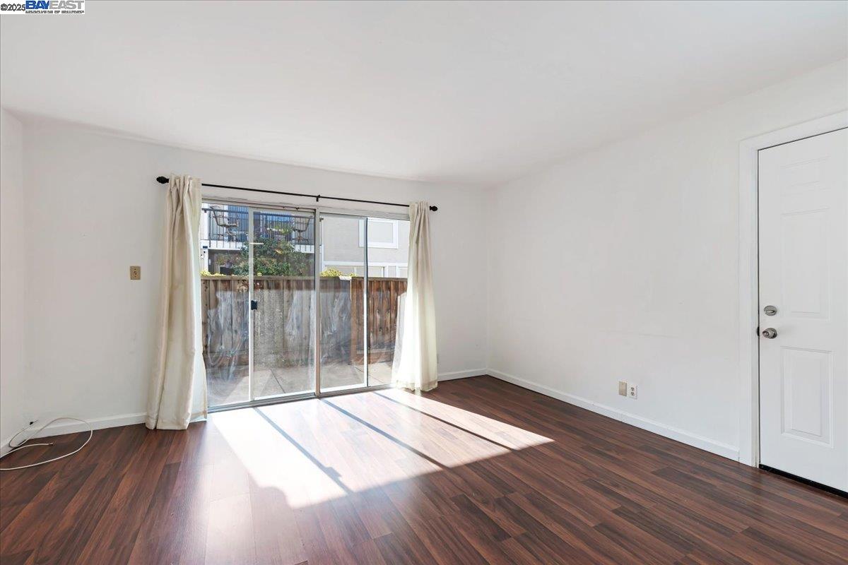 Detail Gallery Image 8 of 17 For 14653 Doolittle Drive, San Leandro,  CA 94577-6616 - 2 Beds | 2 Baths