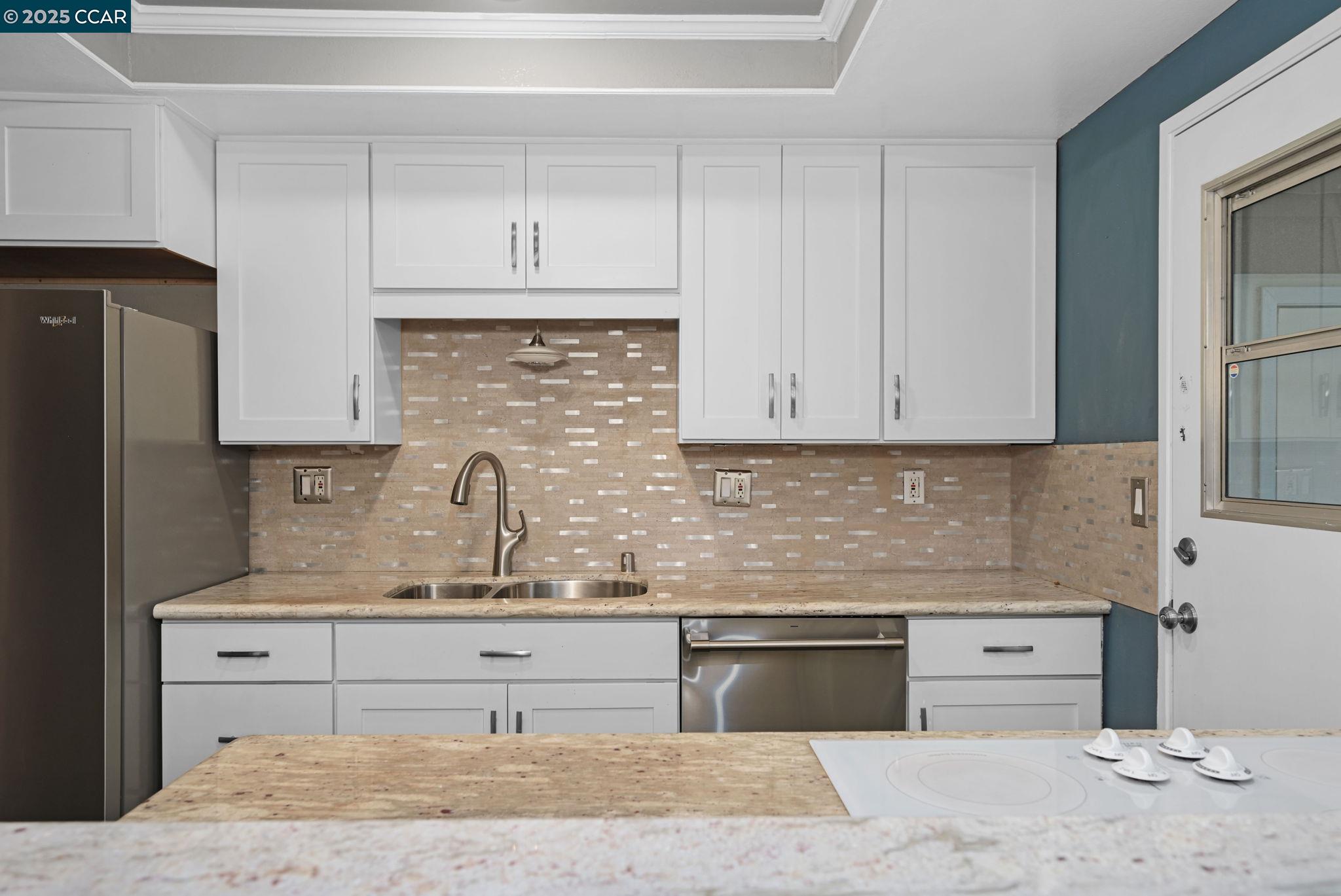 Detail Gallery Image 13 of 33 For 61 Fountainhead Ct, Martinez,  CA 94553 - 3 Beds | 2 Baths