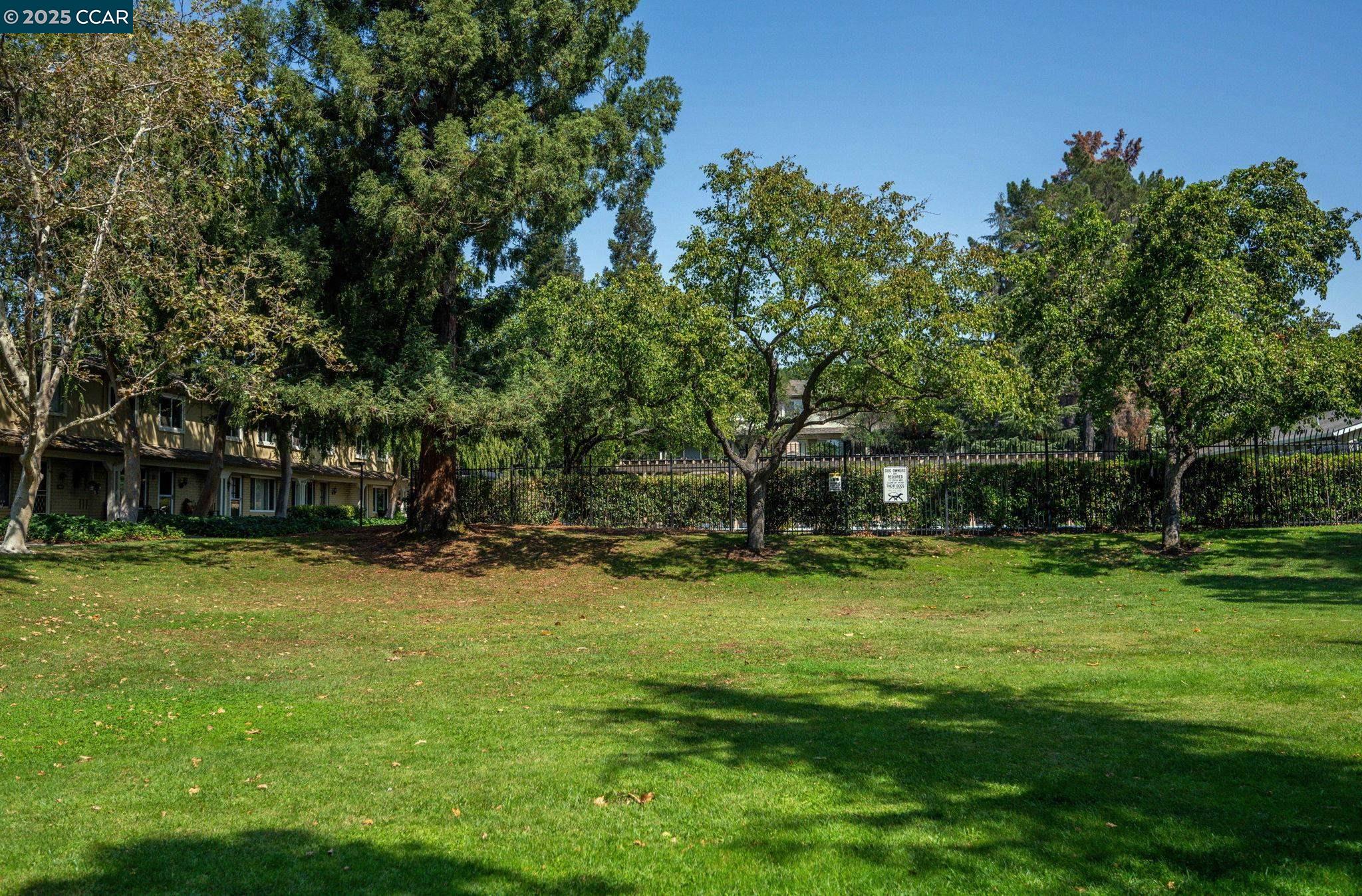 Detail Gallery Image 30 of 33 For 61 Fountainhead Ct, Martinez,  CA 94553 - 3 Beds | 2 Baths