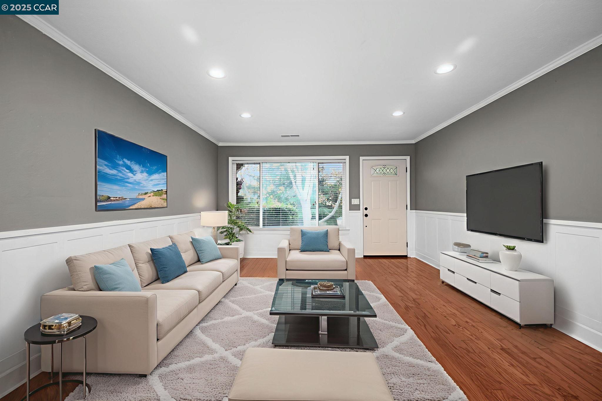 Detail Gallery Image 5 of 33 For 61 Fountainhead Ct, Martinez,  CA 94553 - 3 Beds | 2 Baths