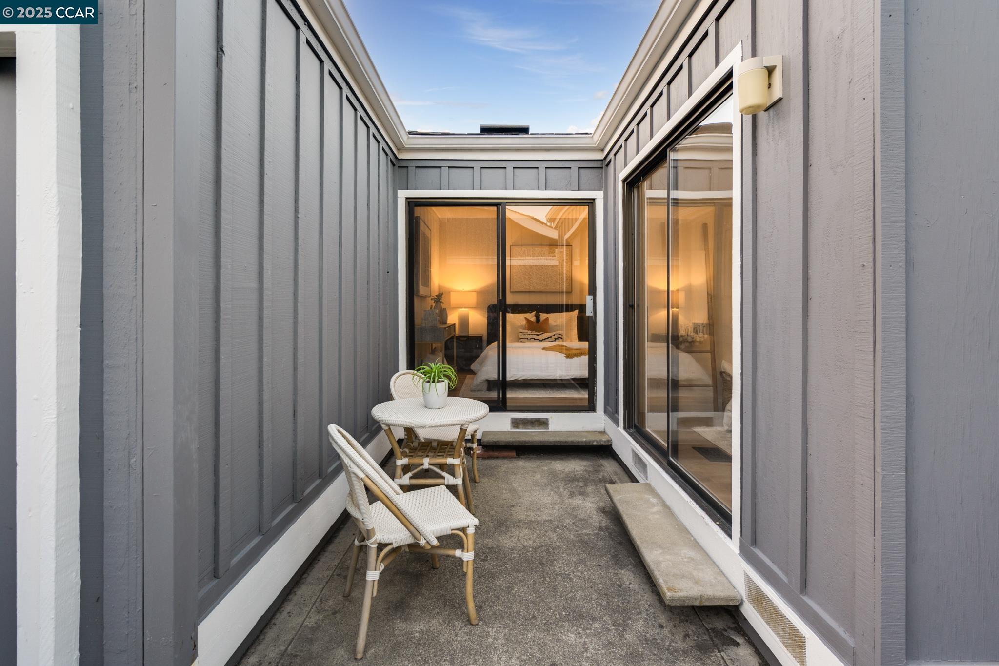 Detail Gallery Image 4 of 45 For 1942 Rancho Verde Circle E, Danville,  CA 94526 - 3 Beds | 2 Baths