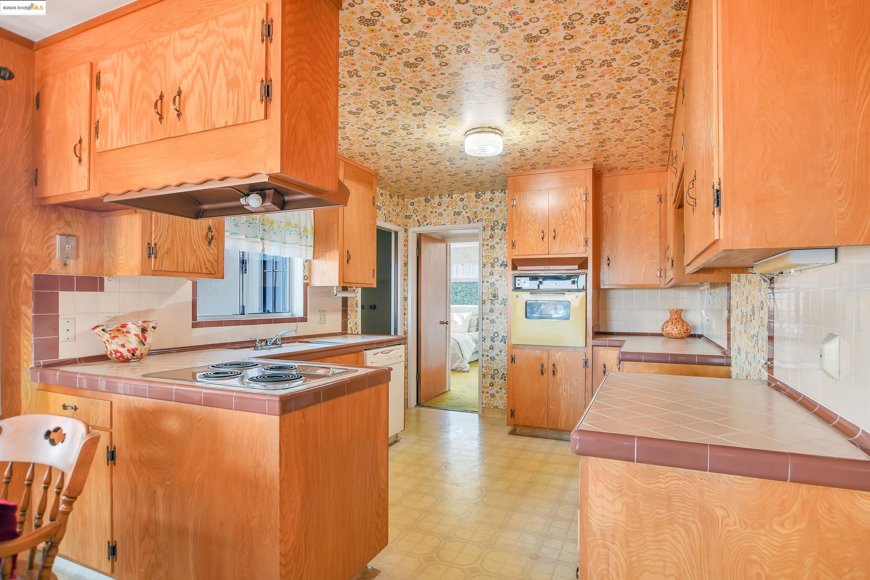 Detail Gallery Image 13 of 33 For 2266 Harborview Dr, San Leandro,  CA 94577 - 3 Beds | 2 Baths