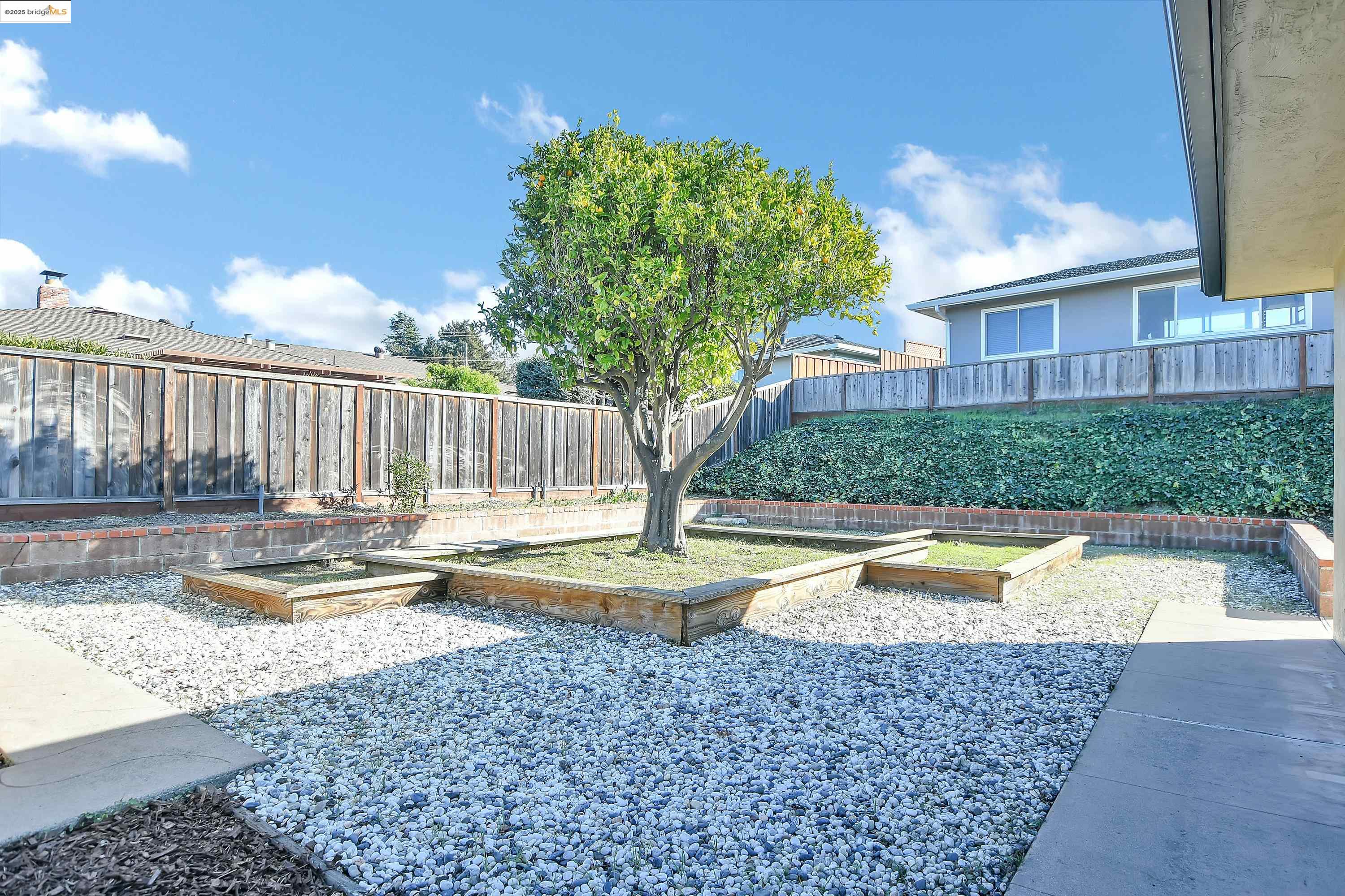 Detail Gallery Image 30 of 33 For 2266 Harborview Dr, San Leandro,  CA 94577 - 3 Beds | 2 Baths