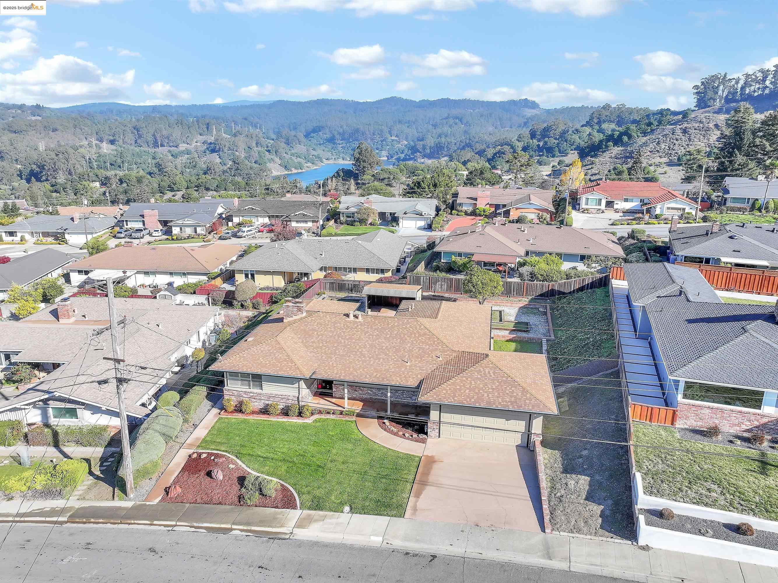 Detail Gallery Image 4 of 33 For 2266 Harborview Dr, San Leandro,  CA 94577 - 3 Beds | 2 Baths