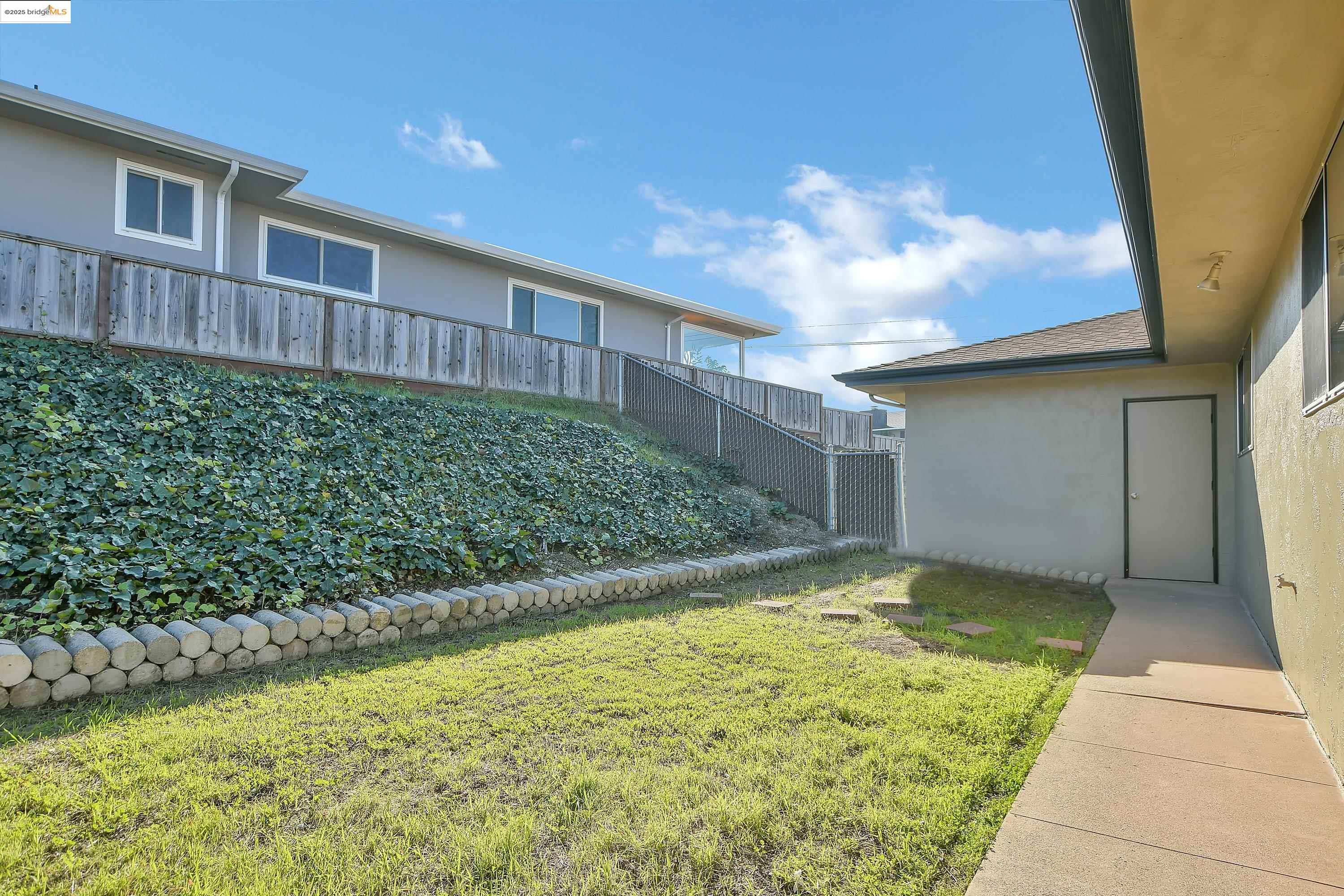 Detail Gallery Image 31 of 33 For 2266 Harborview Dr, San Leandro,  CA 94577 - 3 Beds | 2 Baths