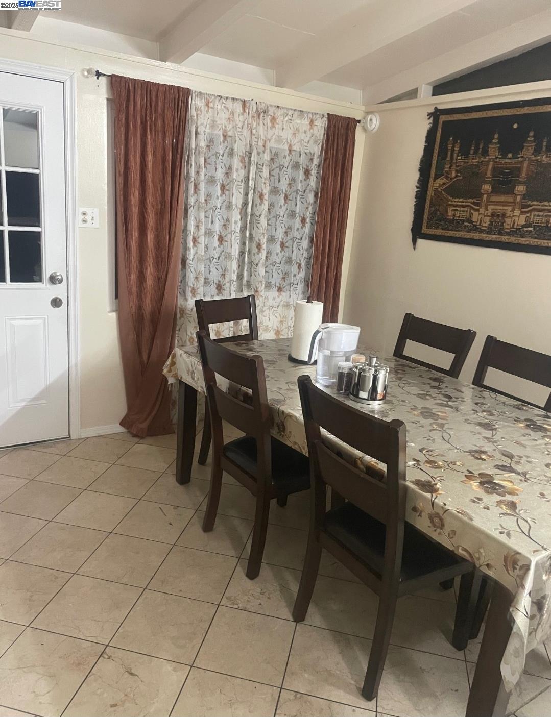 Detail Gallery Image 8 of 9 For 27844 Miami Ave, Hayward,  CA 94545 - 3 Beds | 2 Baths