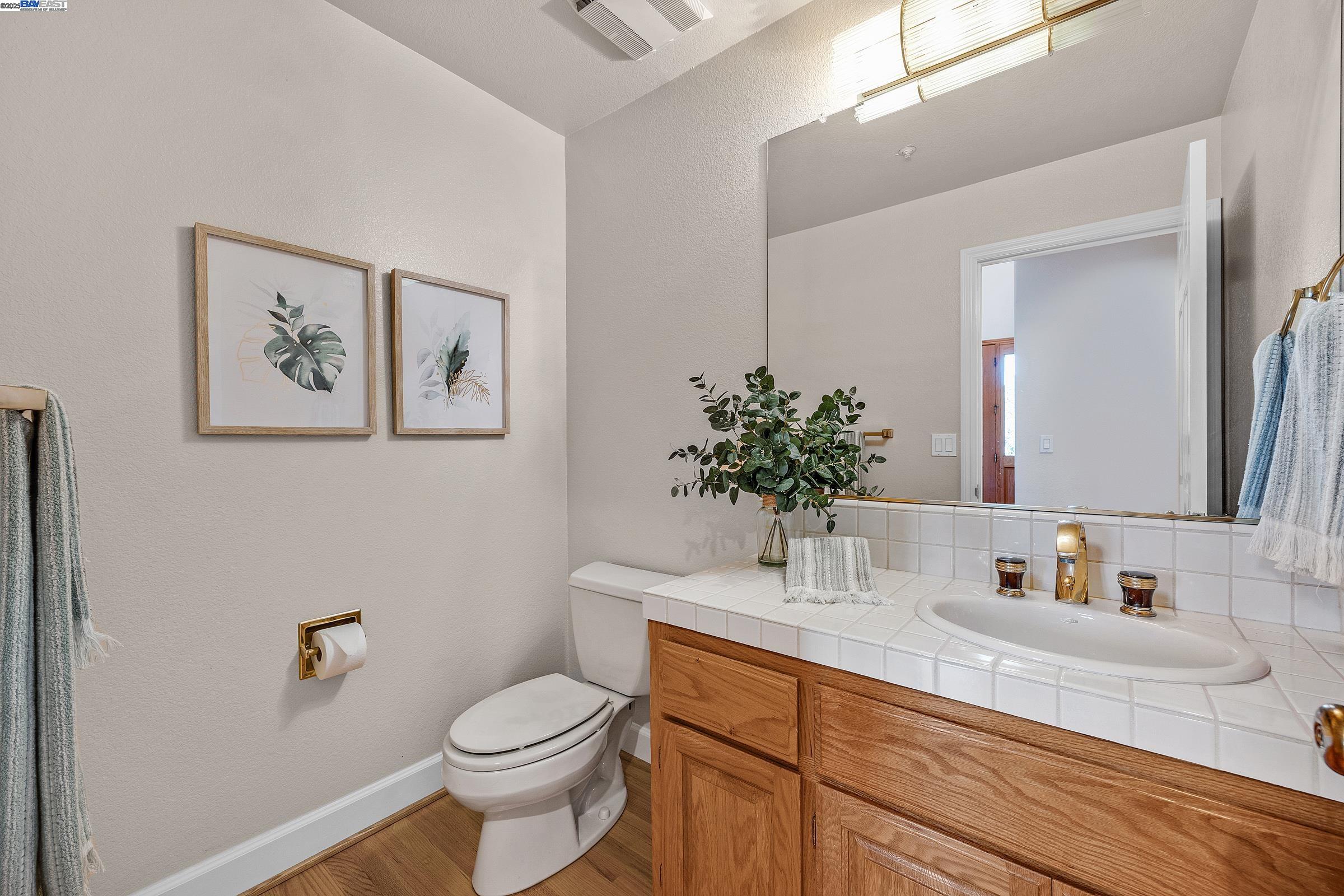 Detail Gallery Image 11 of 60 For 2215 Chardonnay Way, Livermore,  CA 94550 - 4 Beds | 3/3 Baths