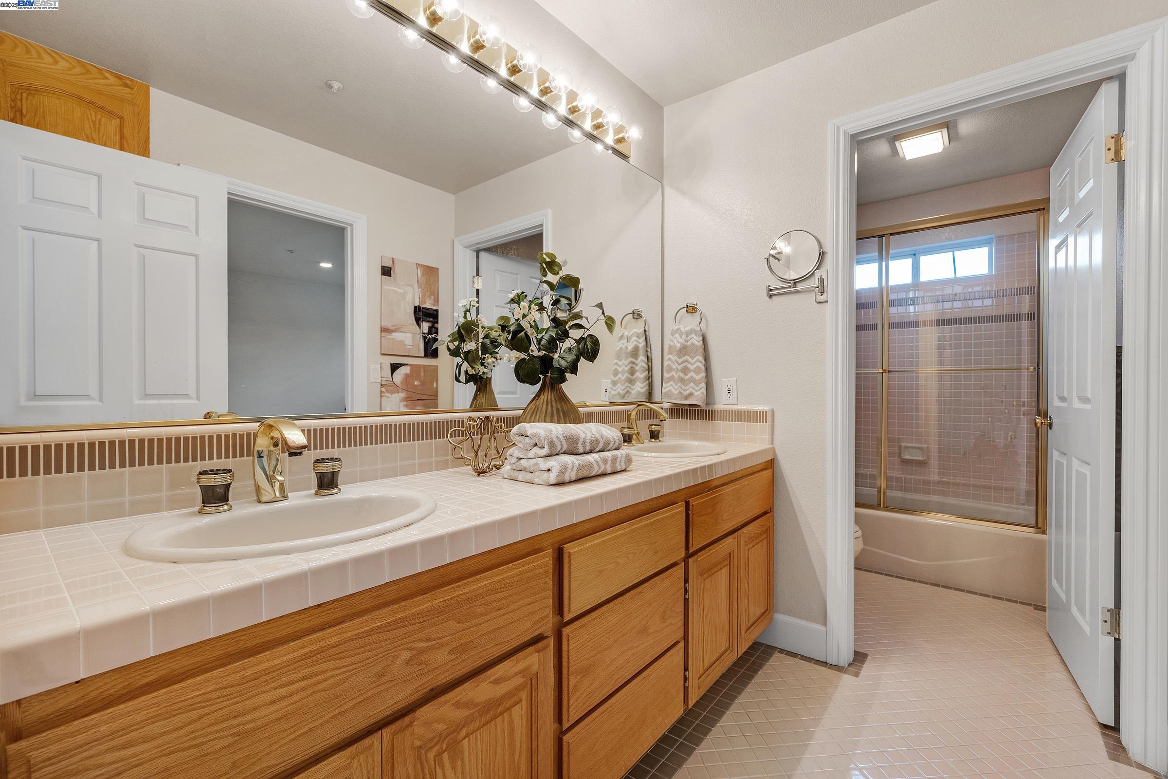 Detail Gallery Image 29 of 60 For 2215 Chardonnay Way, Livermore,  CA 94550 - 4 Beds | 3/3 Baths