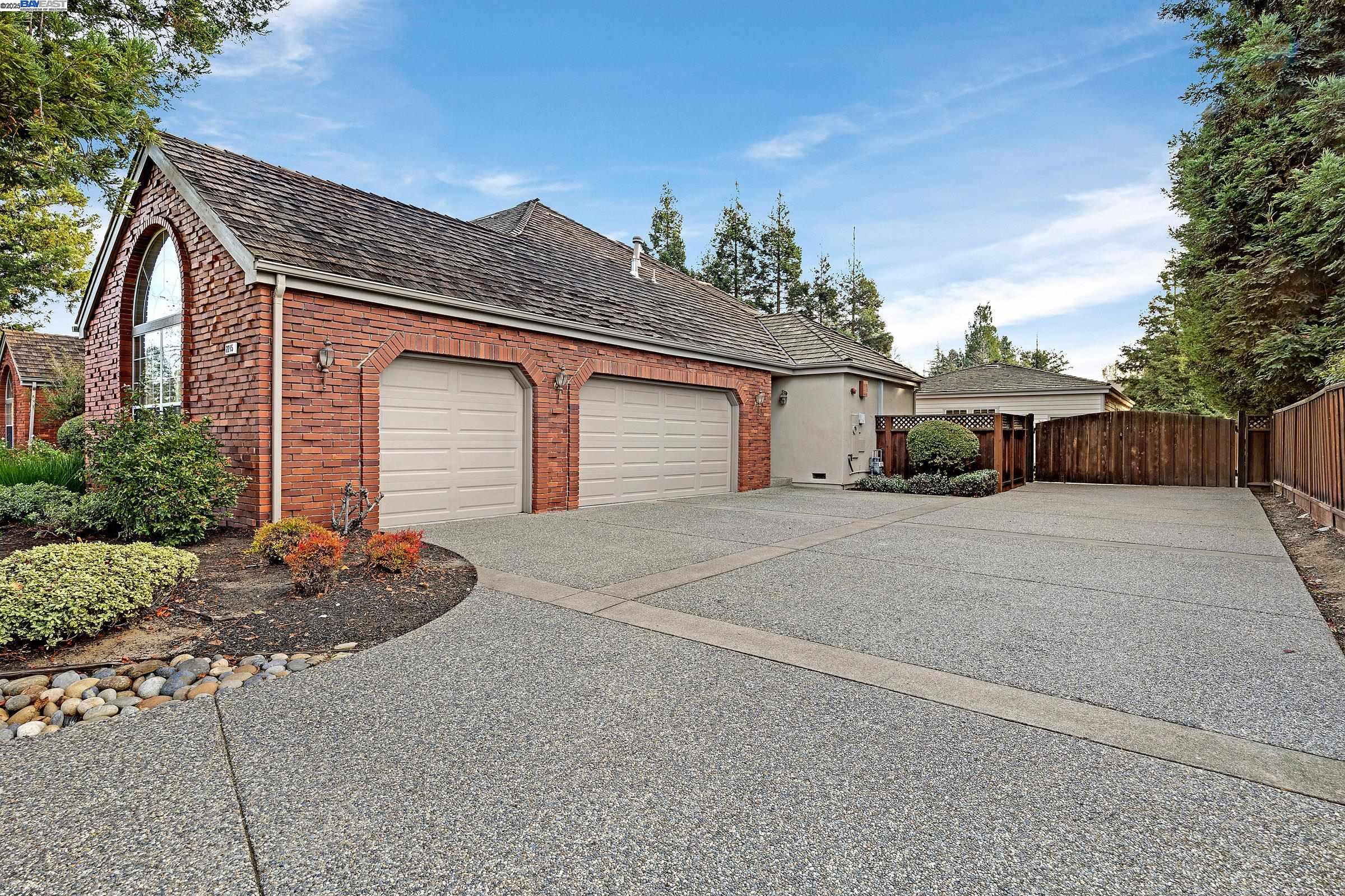 Detail Gallery Image 4 of 60 For 2215 Chardonnay Way, Livermore,  CA 94550 - 4 Beds | 3/3 Baths