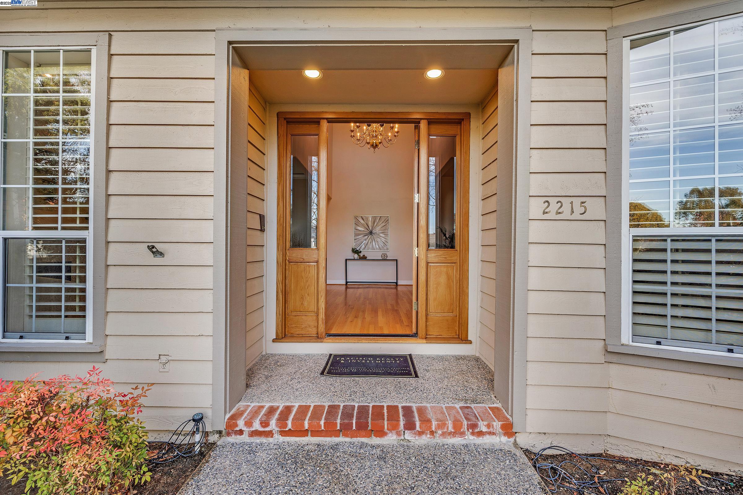 Detail Gallery Image 5 of 60 For 2215 Chardonnay Way, Livermore,  CA 94550 - 4 Beds | 3/3 Baths