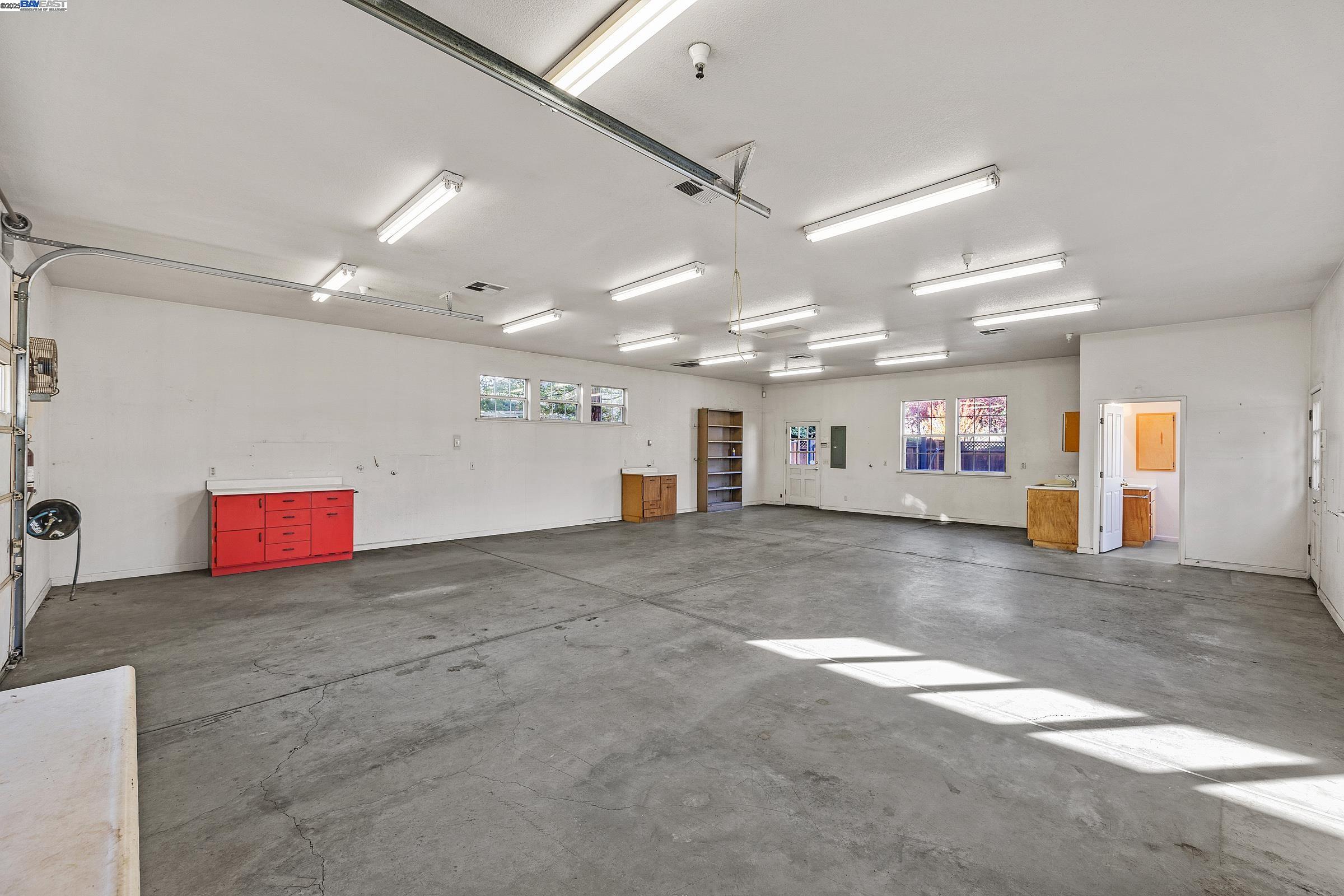 Detail Gallery Image 44 of 60 For 2215 Chardonnay Way, Livermore,  CA 94550 - 4 Beds | 3/3 Baths