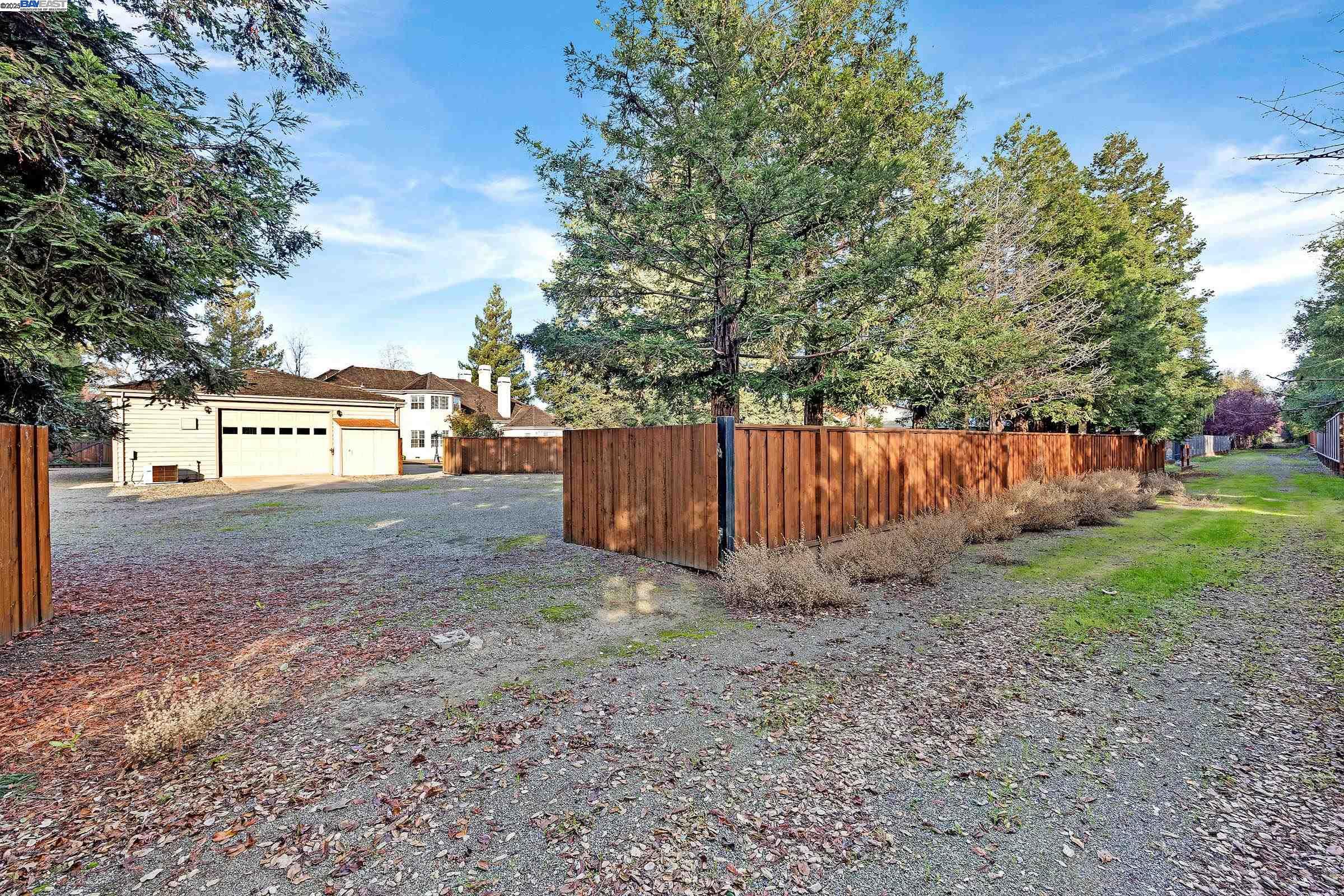 Detail Gallery Image 47 of 60 For 2215 Chardonnay Way, Livermore,  CA 94550 - 4 Beds | 3/3 Baths