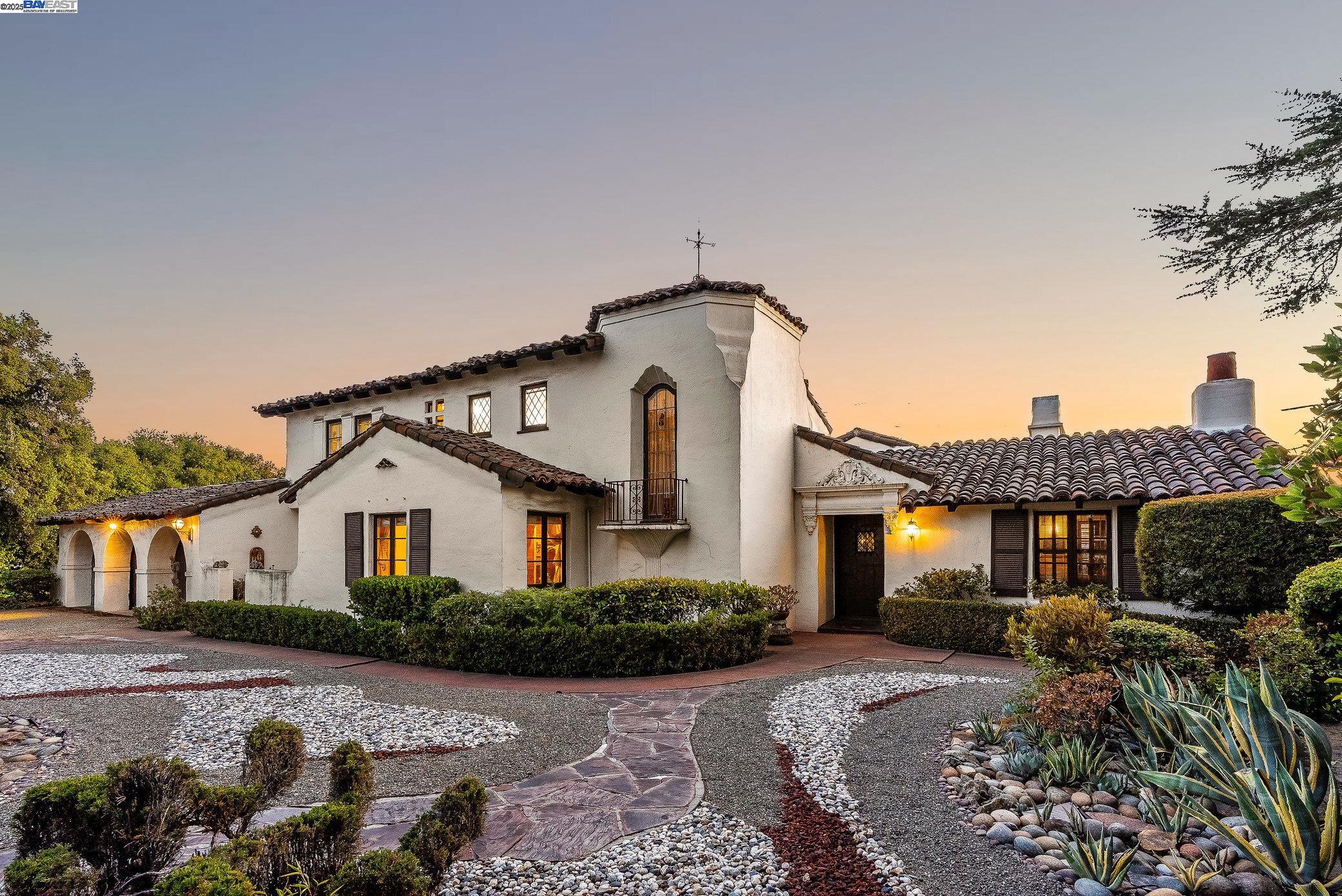 Detail Gallery Image 2 of 50 For 921 Warren Street, Hayward,  CA 94541 - 3 Beds | 2 Baths