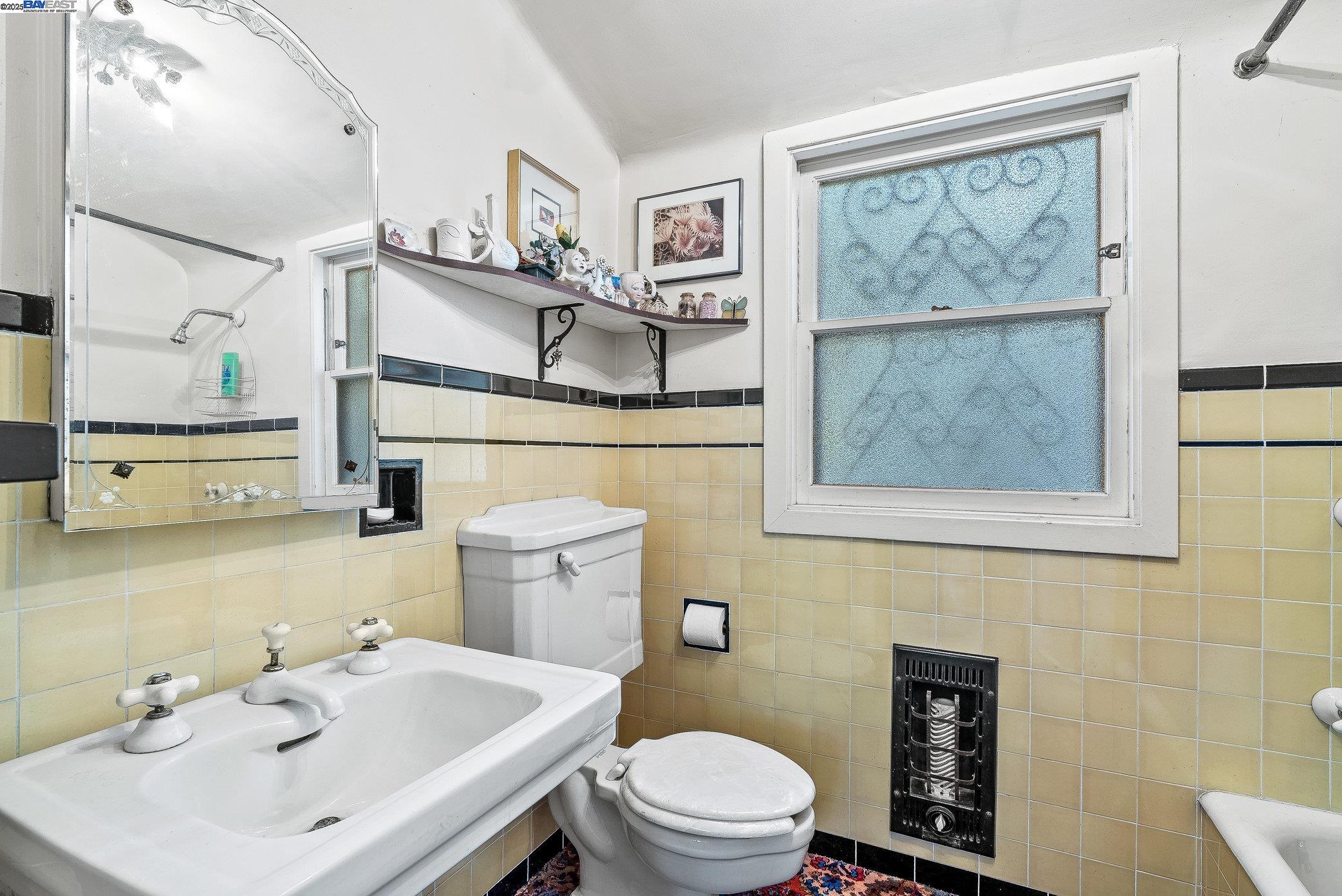 Detail Gallery Image 21 of 50 For 921 Warren Street, Hayward,  CA 94541 - 3 Beds | 2 Baths