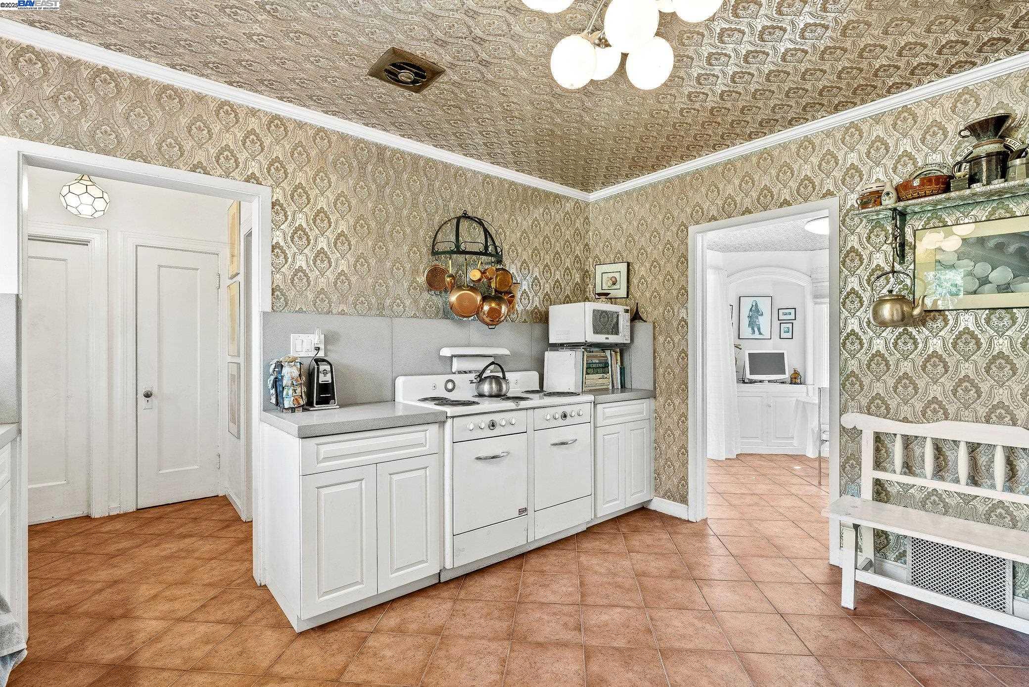 Detail Gallery Image 23 of 50 For 921 Warren Street, Hayward,  CA 94541 - 3 Beds | 2 Baths