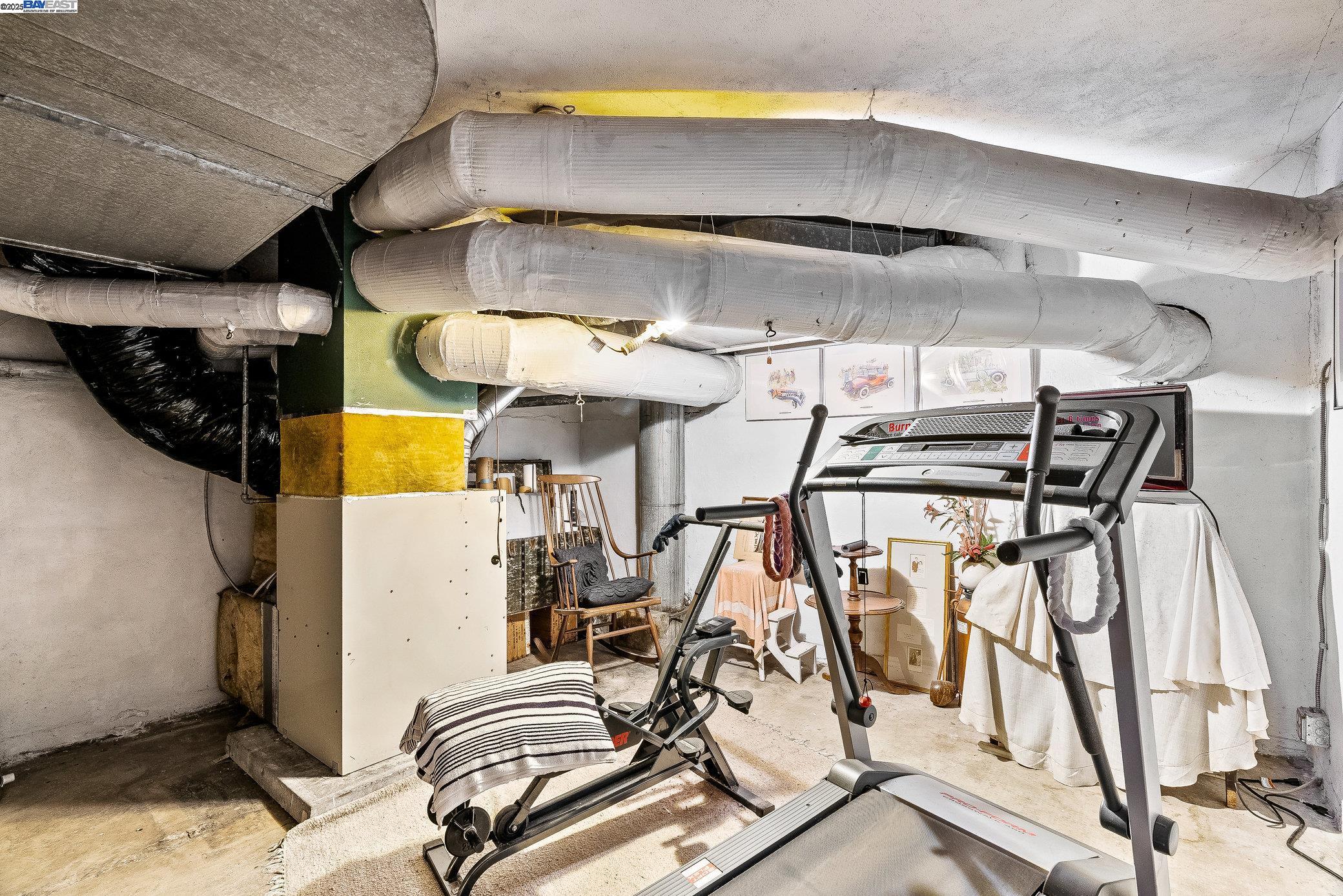 Detail Gallery Image 32 of 50 For 921 Warren Street, Hayward,  CA 94541 - 3 Beds | 2 Baths