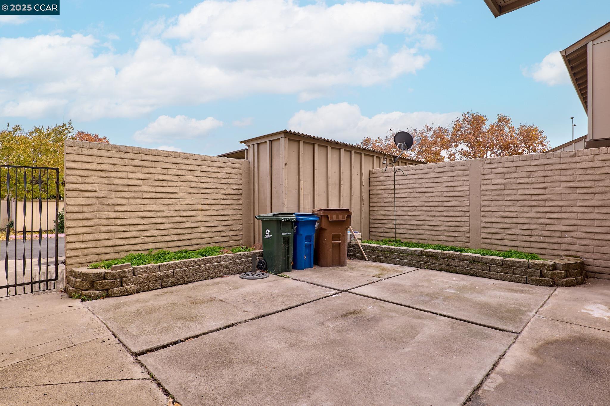 Detail Gallery Image 3 of 27 For 2606 Rutgers Ln, Antioch,  CA 94509 - 2 Beds | 1/1 Baths