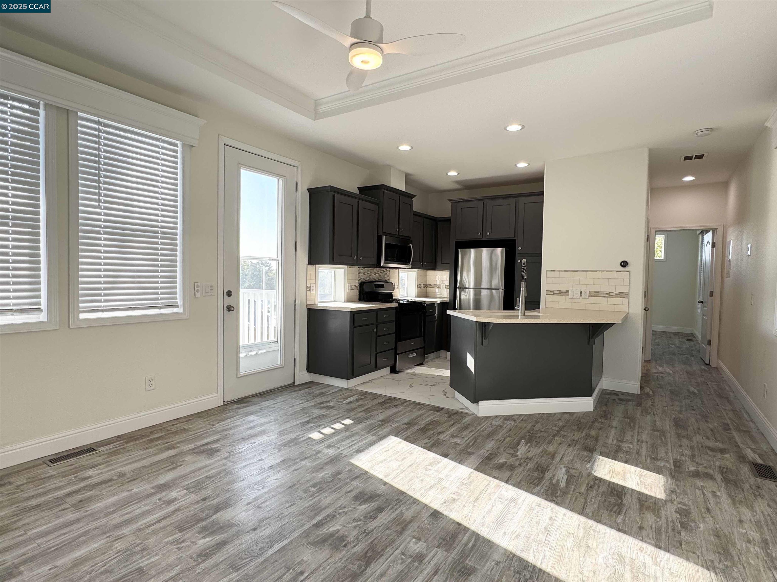 Detail Gallery Image 11 of 26 For 91 Terrace Ct, Concord,  CA 94518 - 2 Beds | 2 Baths