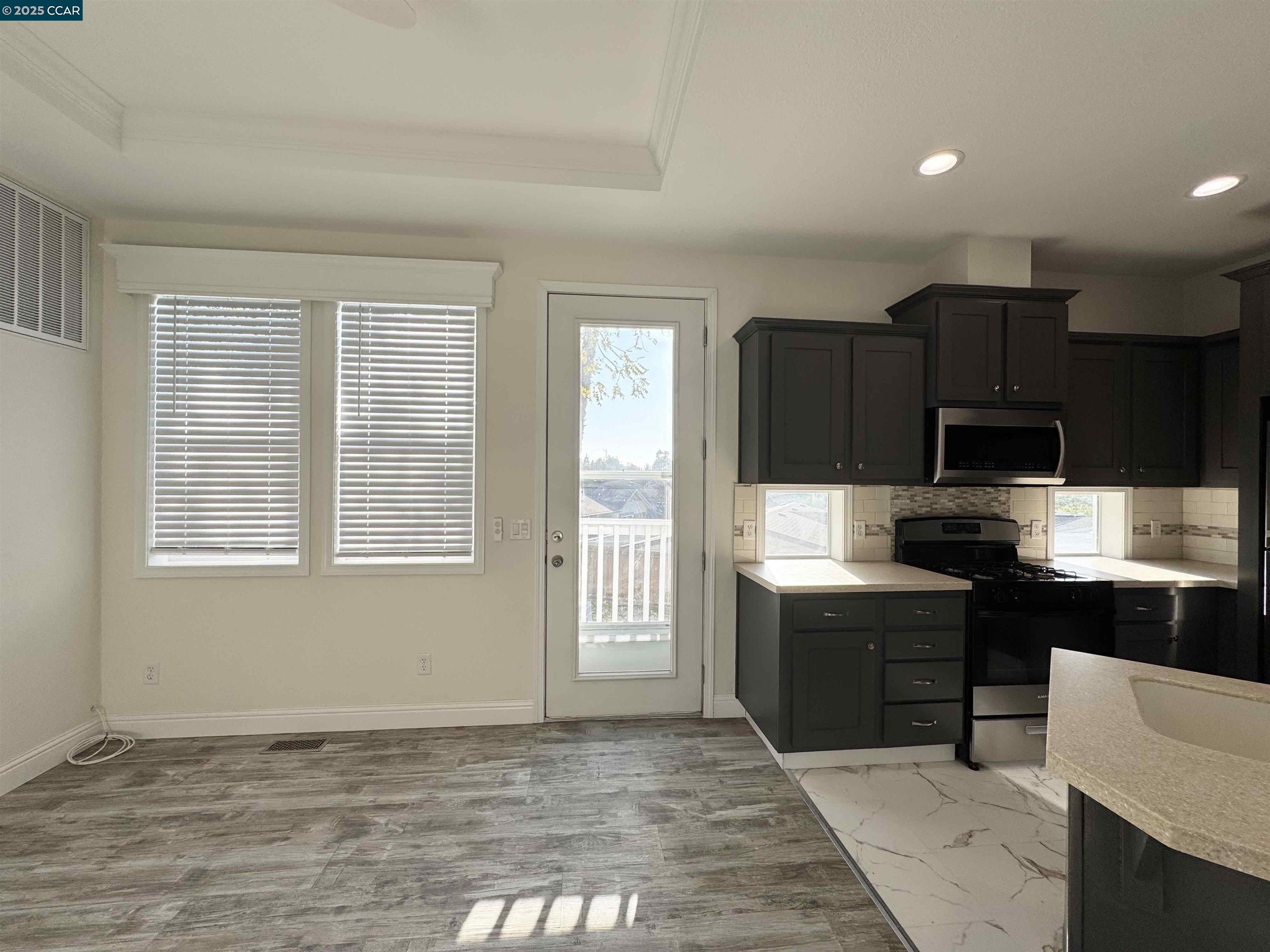 Detail Gallery Image 14 of 26 For 91 Terrace Ct, Concord,  CA 94518 - 2 Beds | 2 Baths