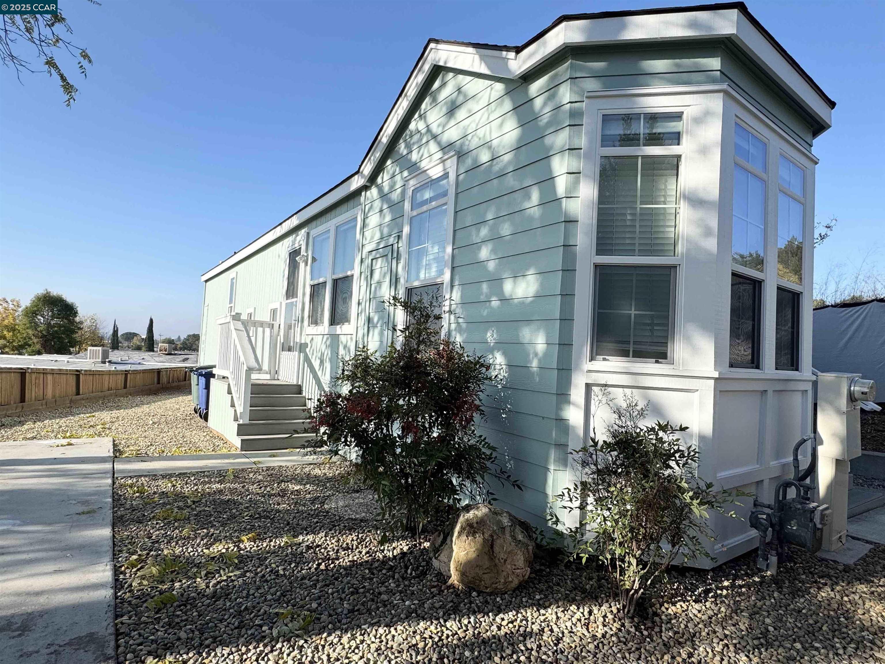 Detail Gallery Image 4 of 26 For 91 Terrace Ct, Concord,  CA 94518 - 2 Beds | 2 Baths