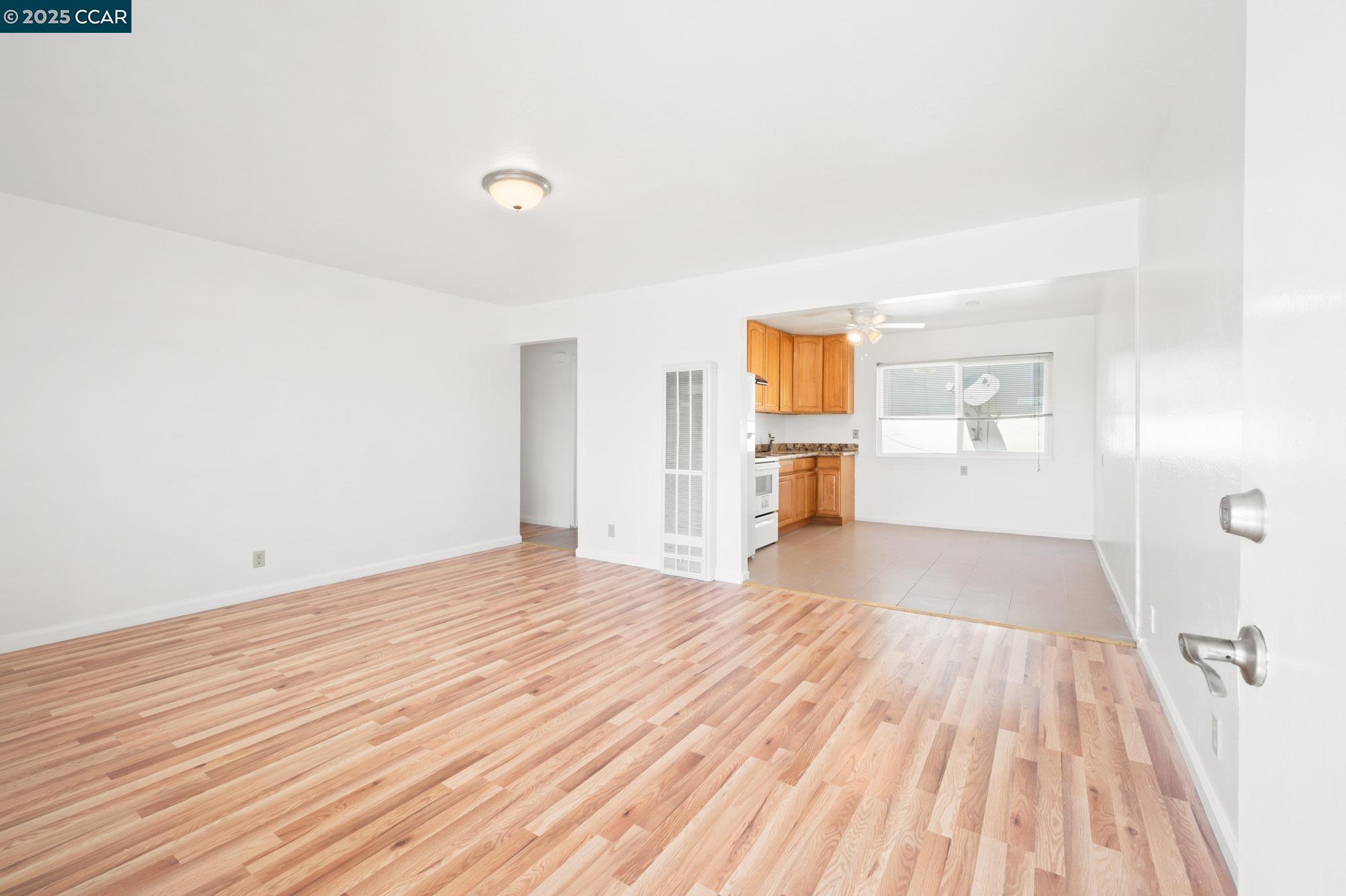 Detail Gallery Image 4 of 19 For 2544 Denning Ct, Castro Valley,  CA 94546 - 2 Beds | 1 Baths