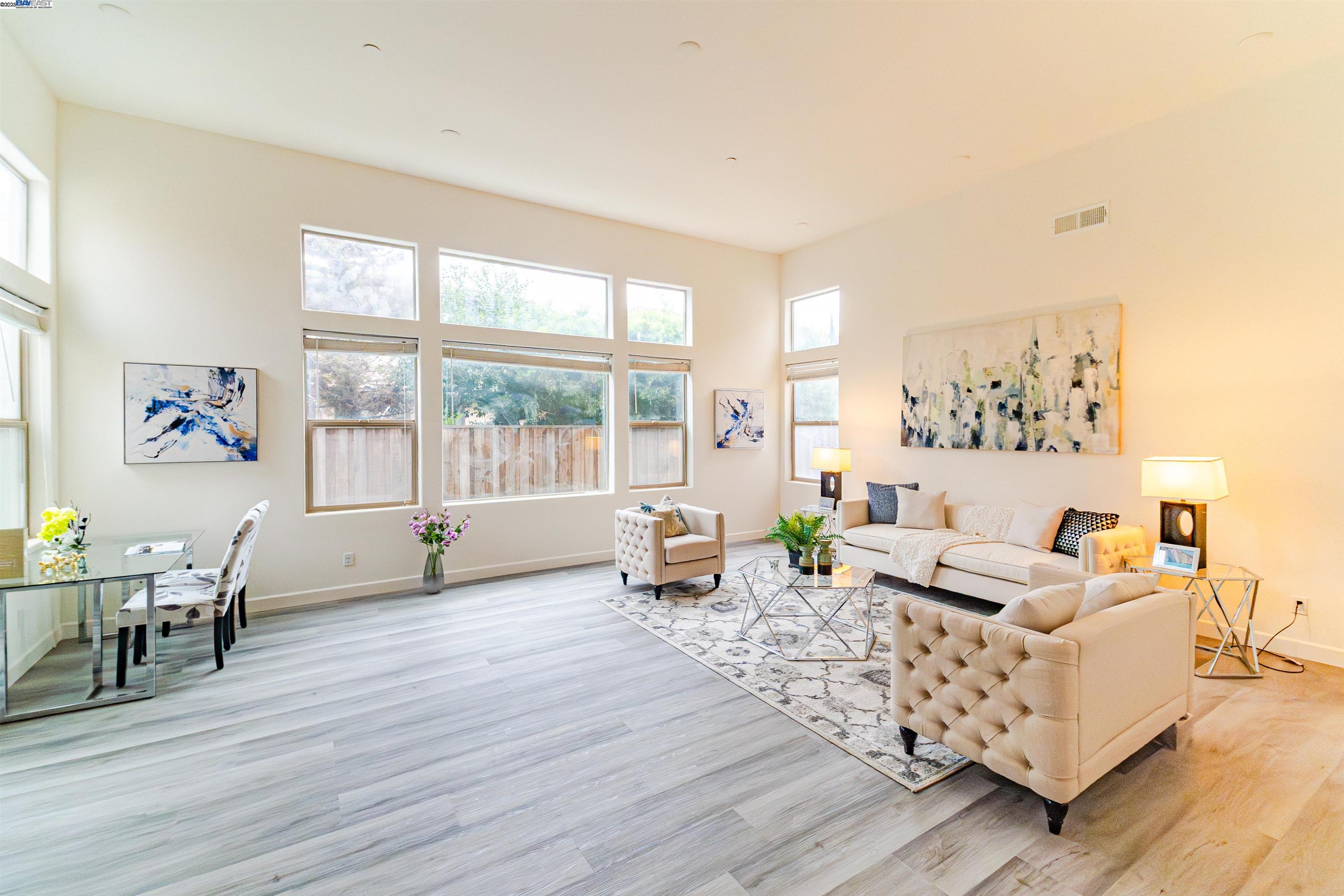 Detail Gallery Image 4 of 43 For 3630 Levanto Way, Manteca,  CA 95337 - 4 Beds | 3/1 Baths