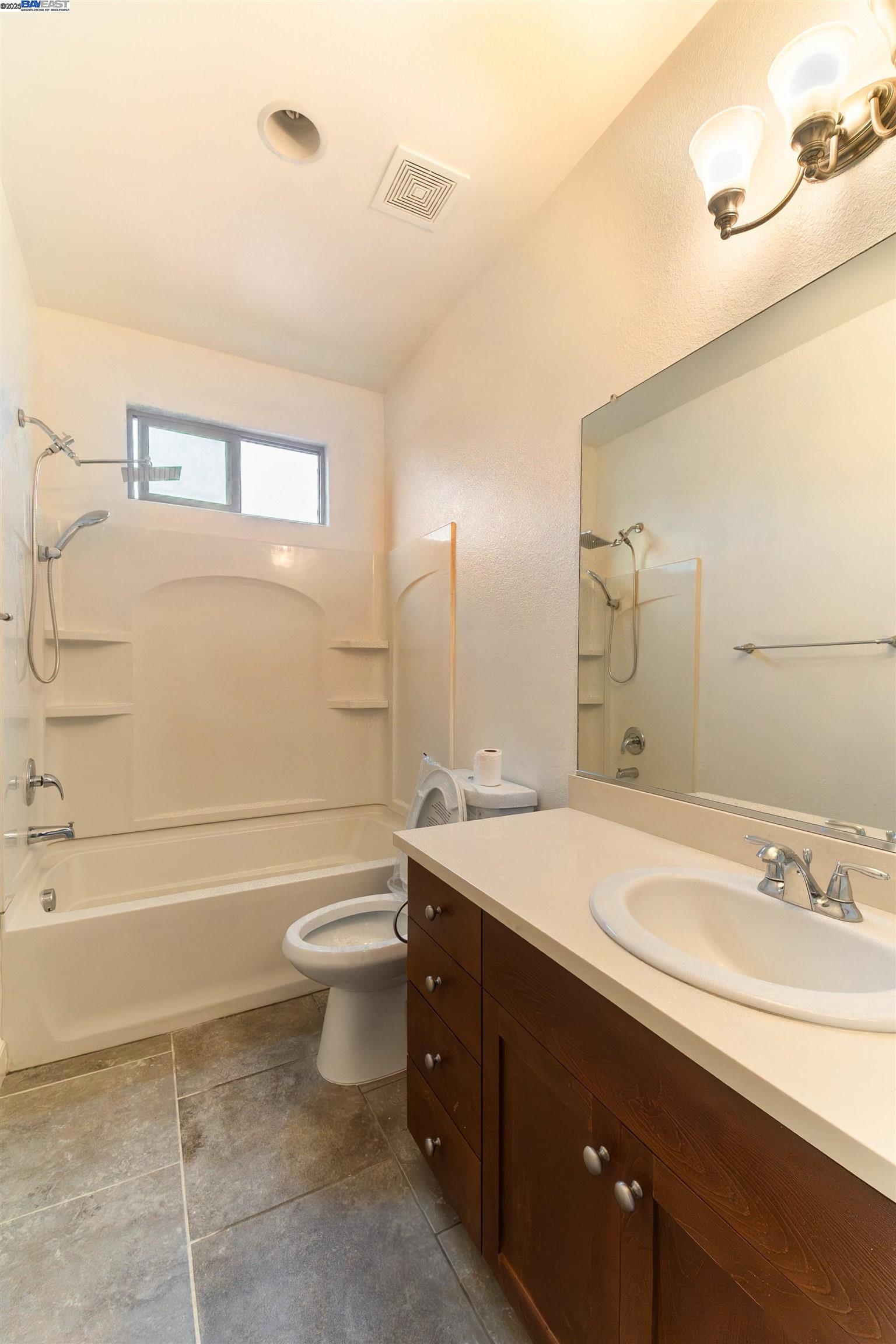 Detail Gallery Image 32 of 43 For 3630 Levanto Way, Manteca,  CA 95337 - 4 Beds | 3/1 Baths