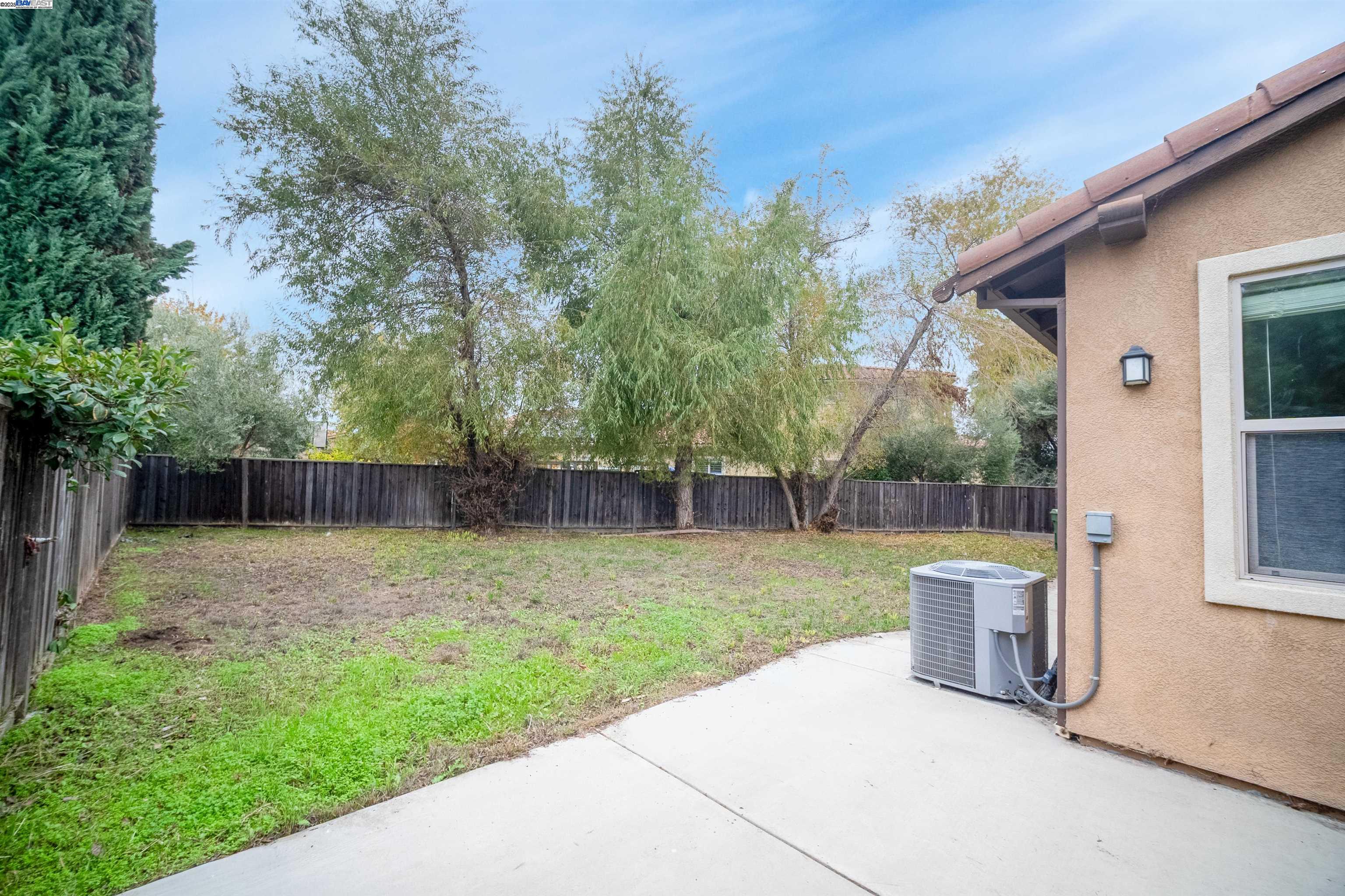 Detail Gallery Image 35 of 43 For 3630 Levanto Way, Manteca,  CA 95337 - 4 Beds | 3/1 Baths