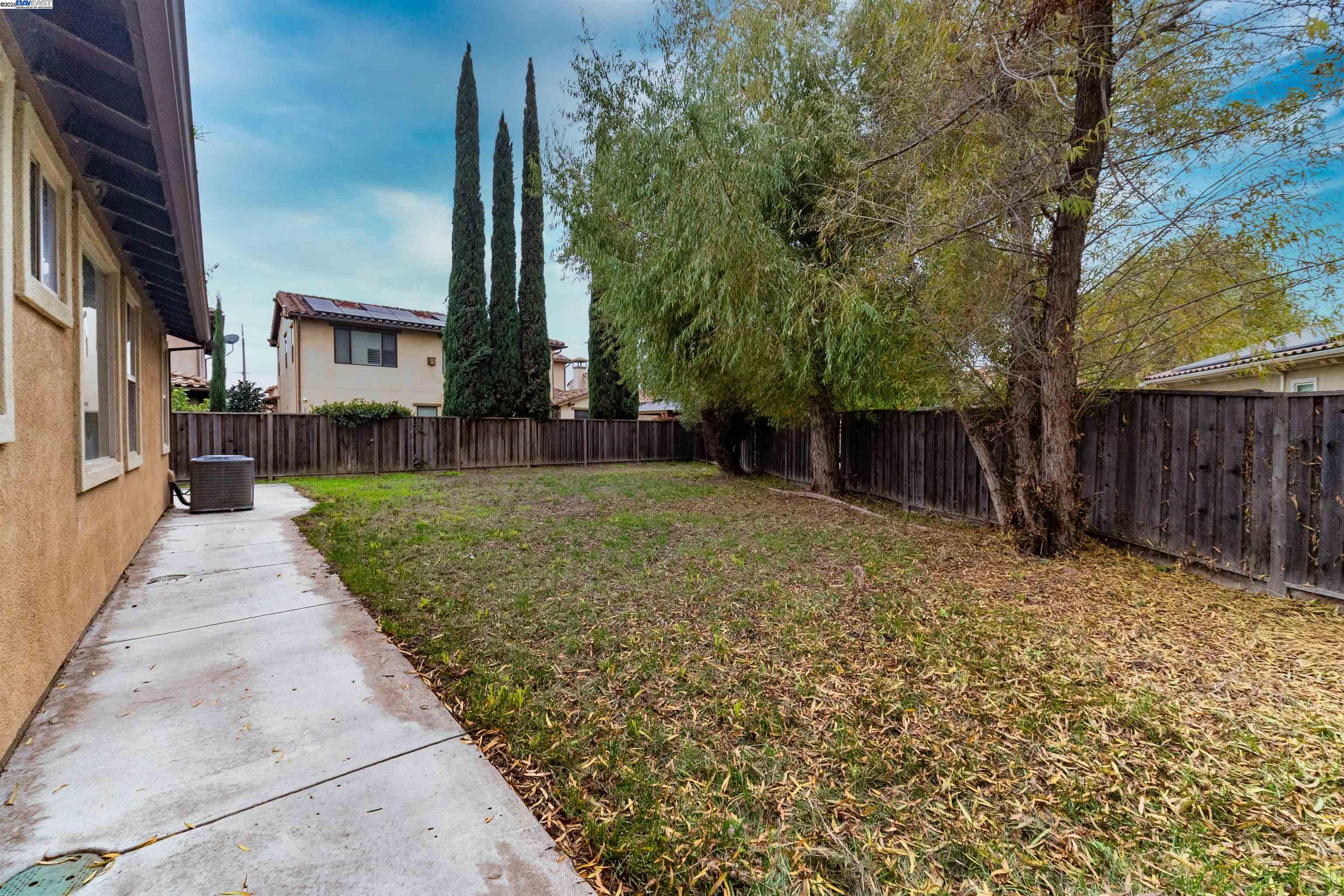 Detail Gallery Image 36 of 43 For 3630 Levanto Way, Manteca,  CA 95337 - 4 Beds | 3/1 Baths