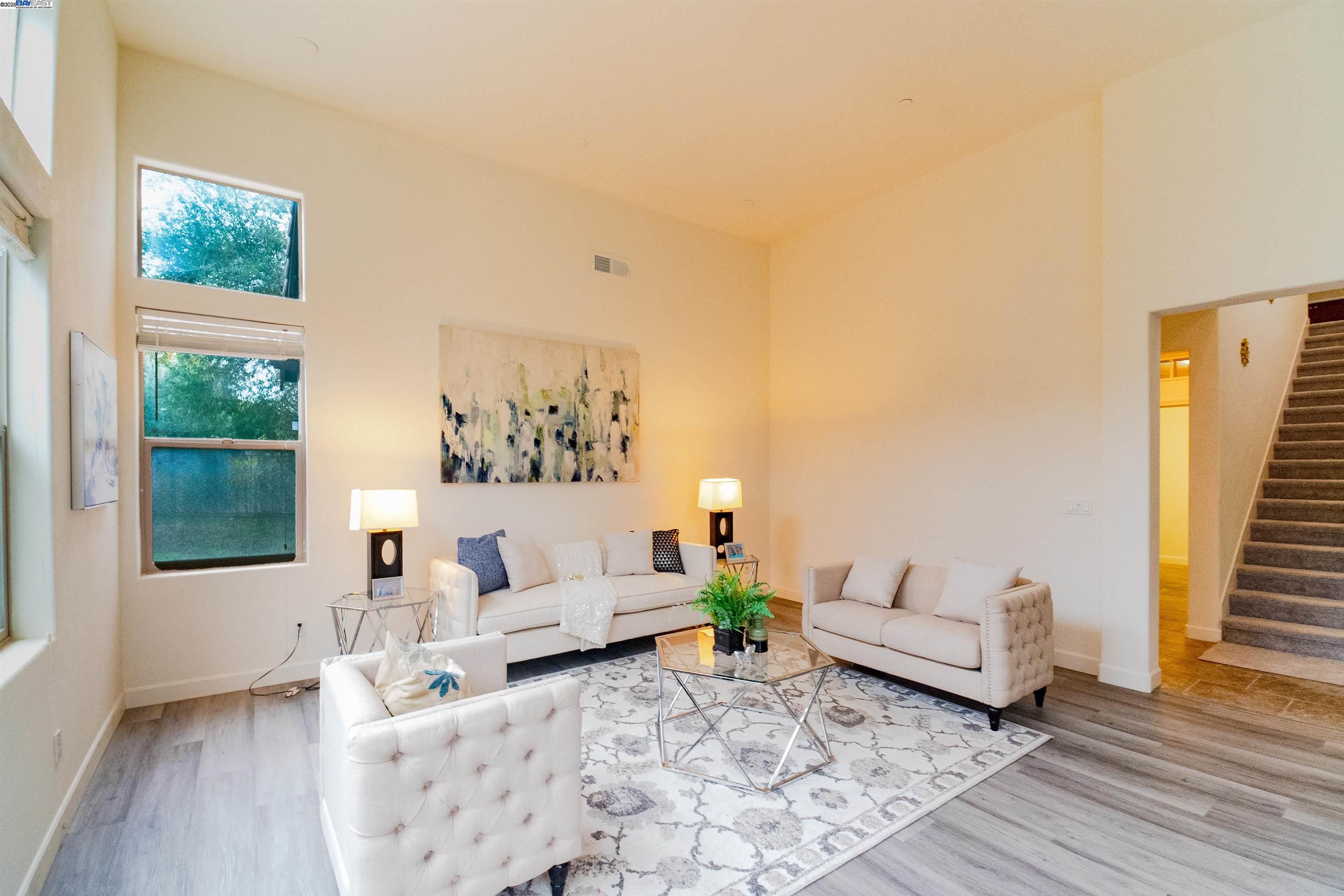 Detail Gallery Image 8 of 43 For 3630 Levanto Way, Manteca,  CA 95337 - 4 Beds | 3/1 Baths