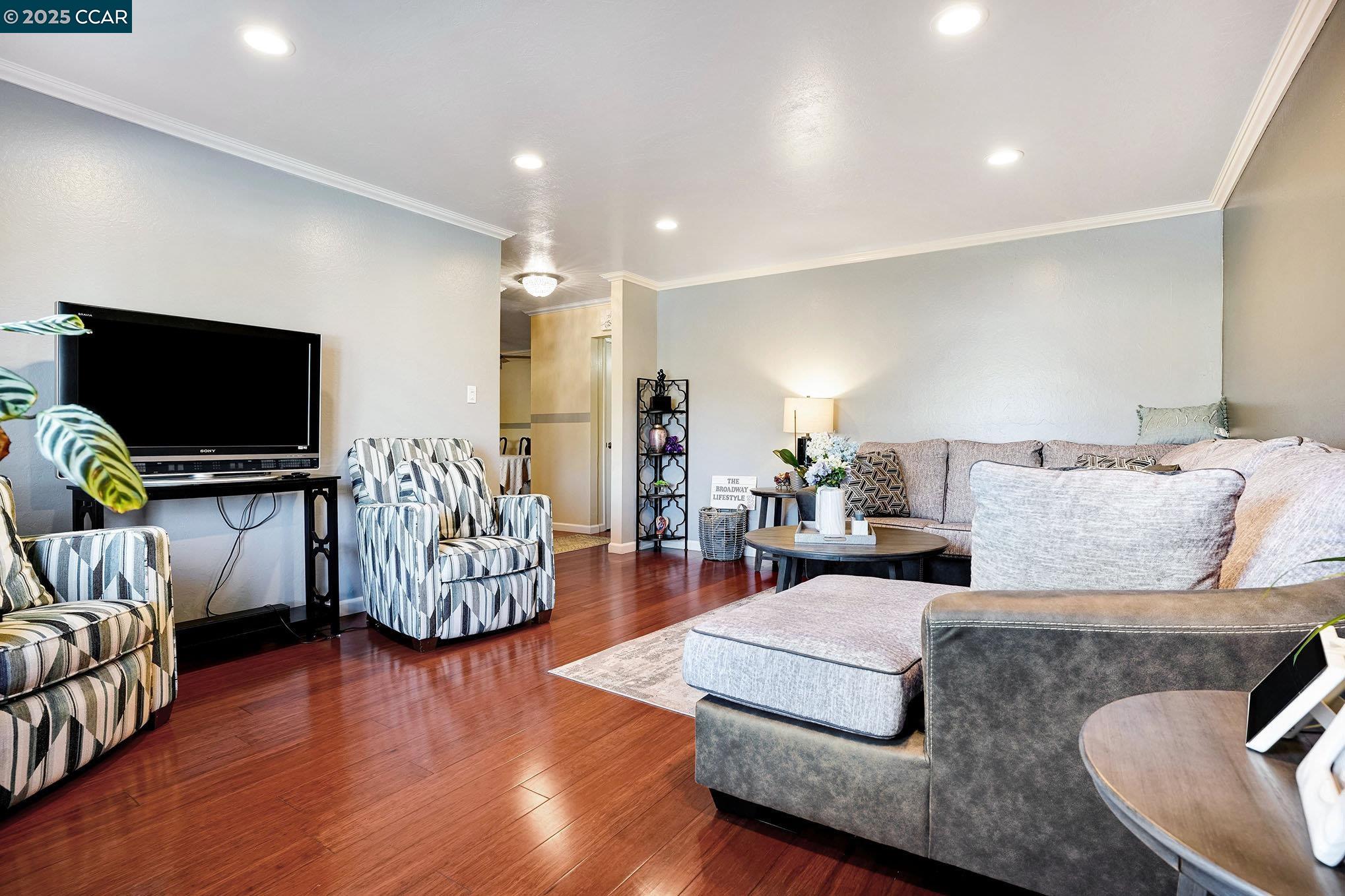 Detail Gallery Image 6 of 29 For 2432 Balmoral St, Union City,  CA 94587 - 4 Beds | 2 Baths