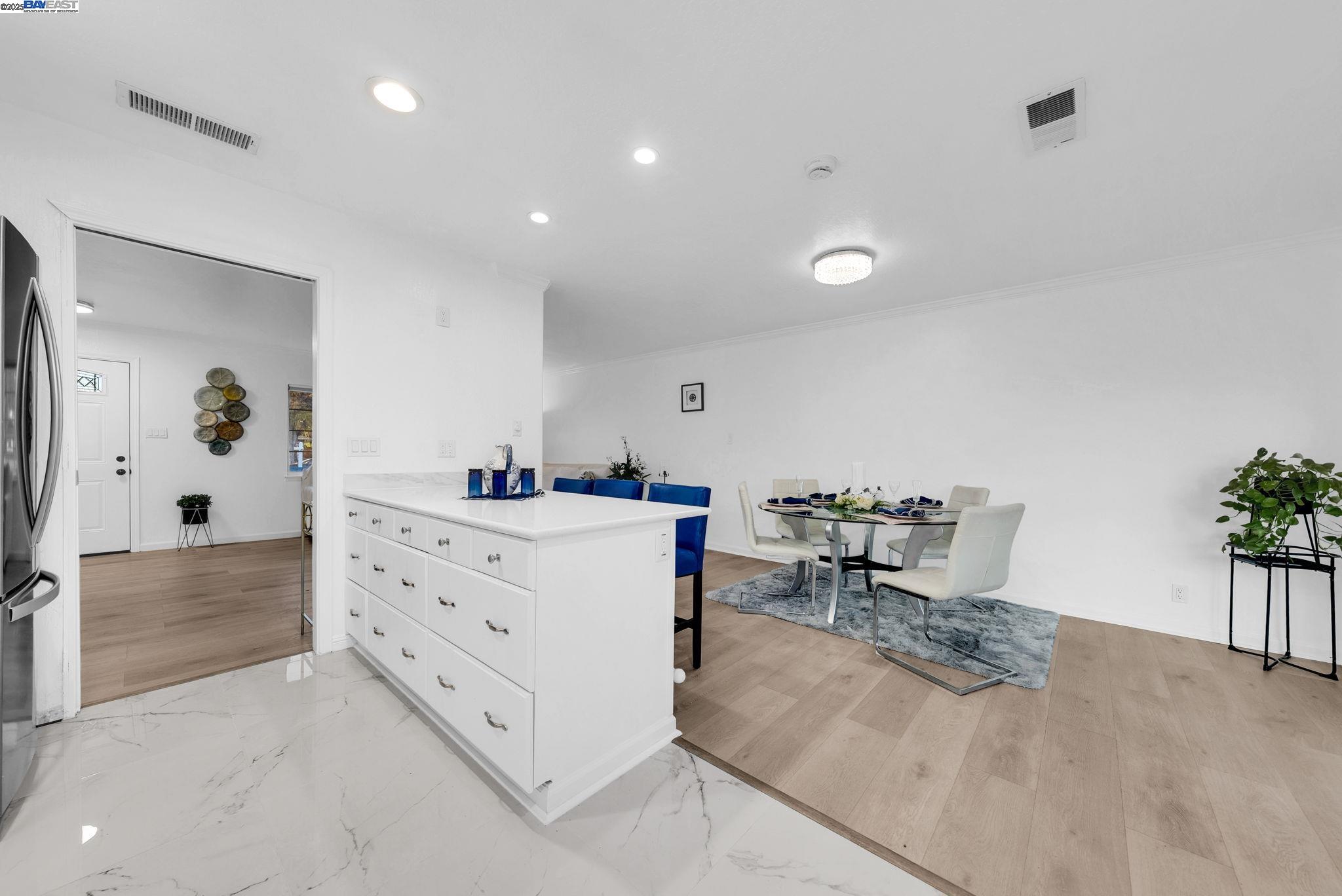 Detail Gallery Image 11 of 37 For 1532 Kooser Rd, San Jose,  CA 95118 - 4 Beds | 3 Baths