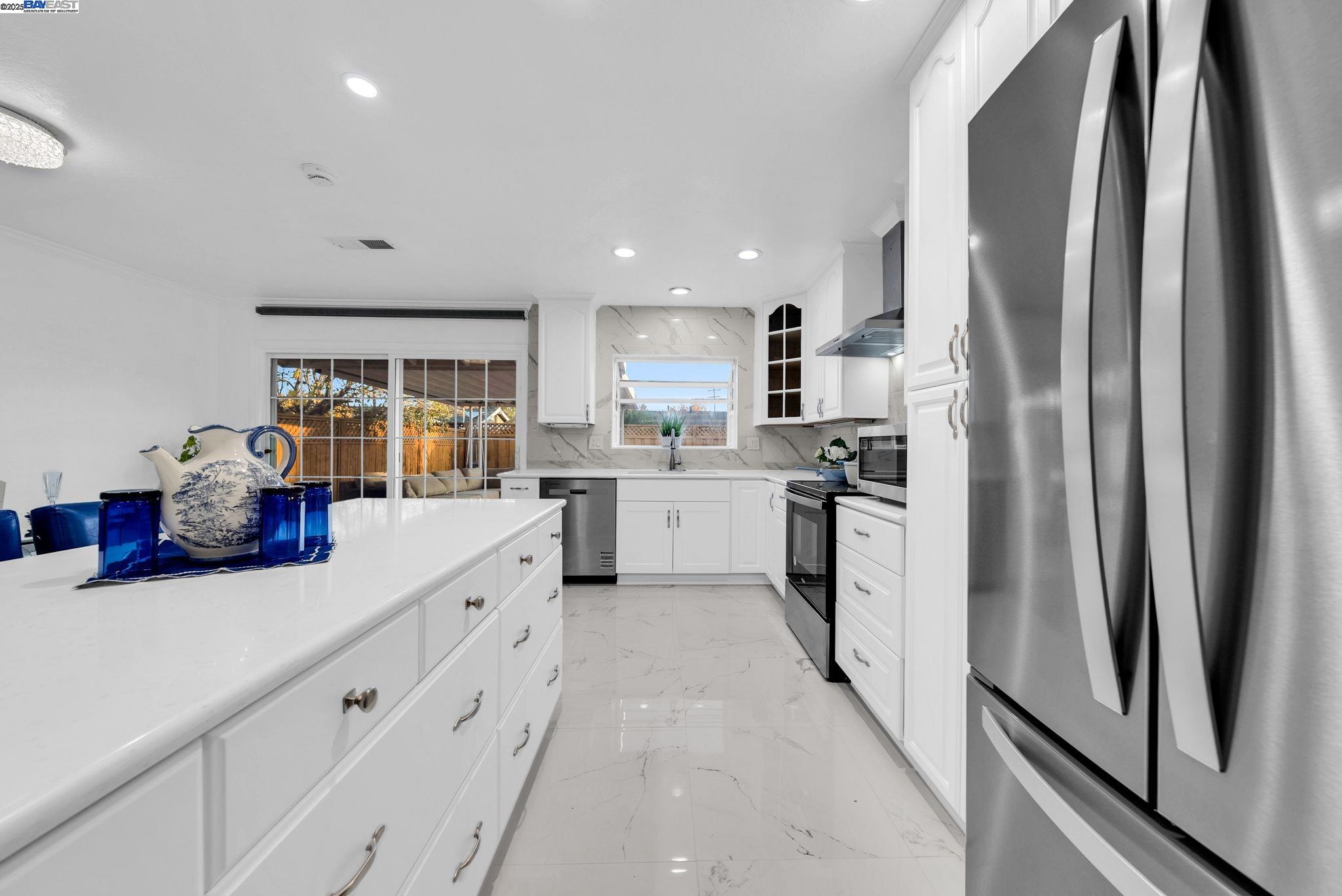 Detail Gallery Image 12 of 37 For 1532 Kooser Rd, San Jose,  CA 95118 - 4 Beds | 3 Baths