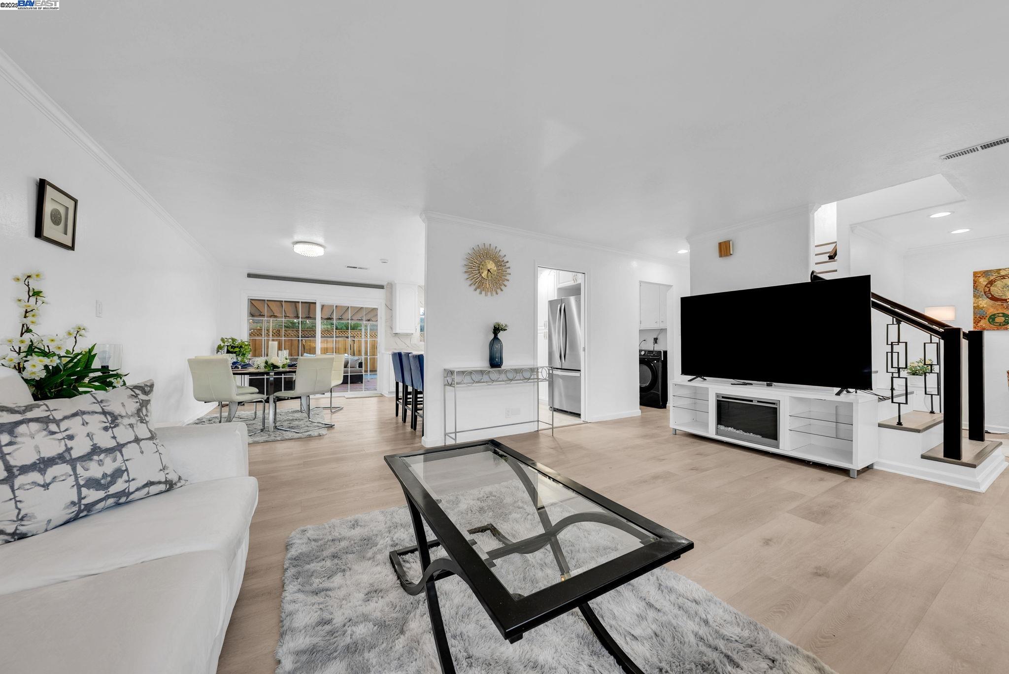 Detail Gallery Image 6 of 37 For 1532 Kooser Rd, San Jose,  CA 95118 - 4 Beds | 3 Baths