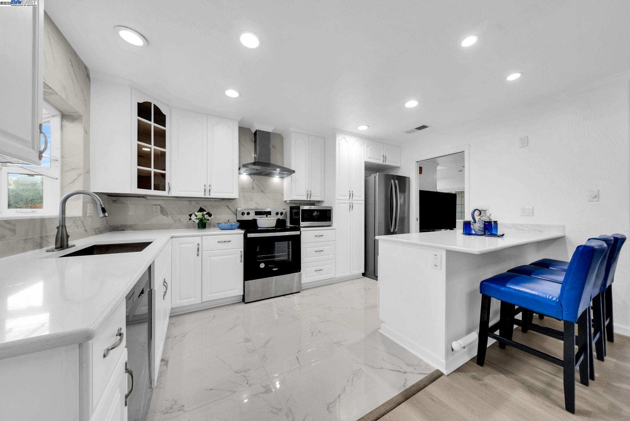 Detail Gallery Image 10 of 37 For 1532 Kooser Rd, San Jose,  CA 95118 - 4 Beds | 3 Baths