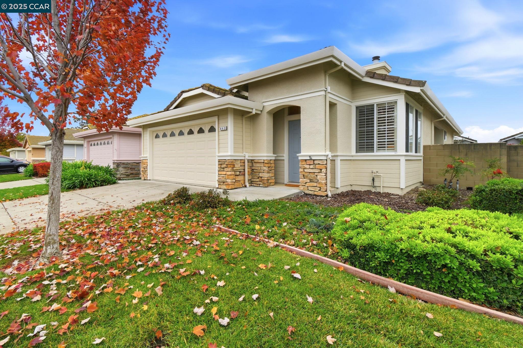 Detail Gallery Image 3 of 39 For 443 Mandarin Cir, Vacaville,  CA 95687 - 2 Beds | 2 Baths