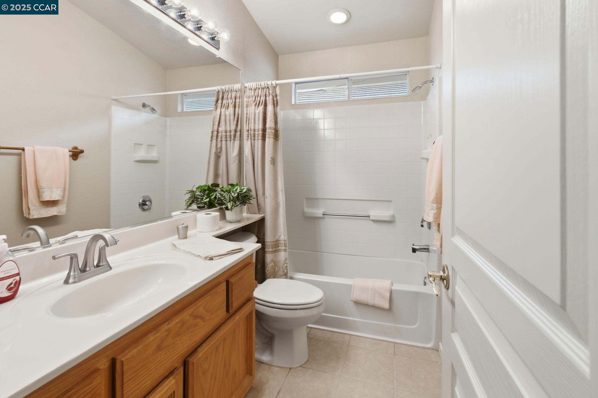 Detail Gallery Image 25 of 39 For 443 Mandarin Cir, Vacaville,  CA 95687 - 2 Beds | 2 Baths