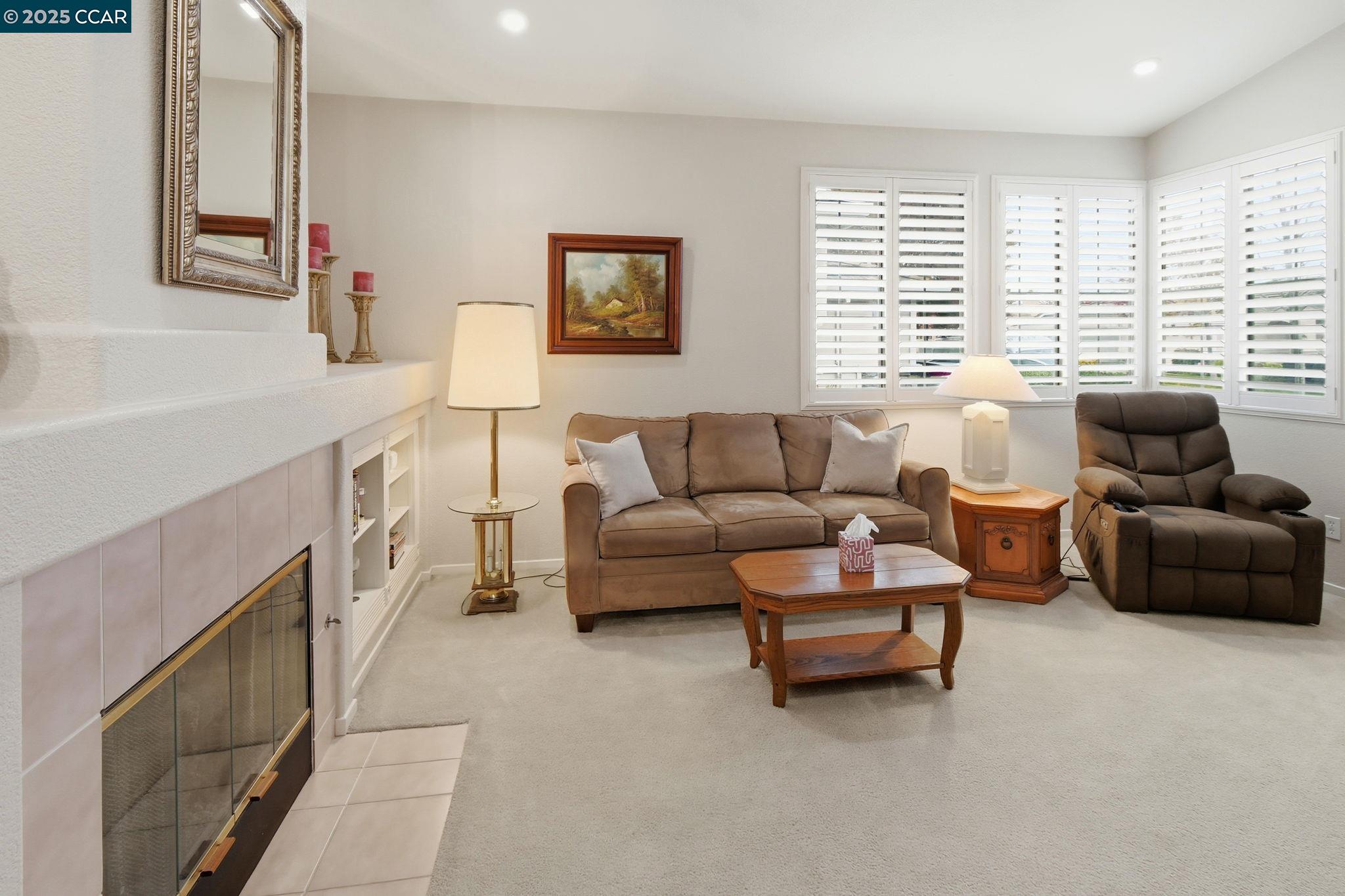 Detail Gallery Image 7 of 39 For 443 Mandarin Cir, Vacaville,  CA 95687 - 2 Beds | 2 Baths