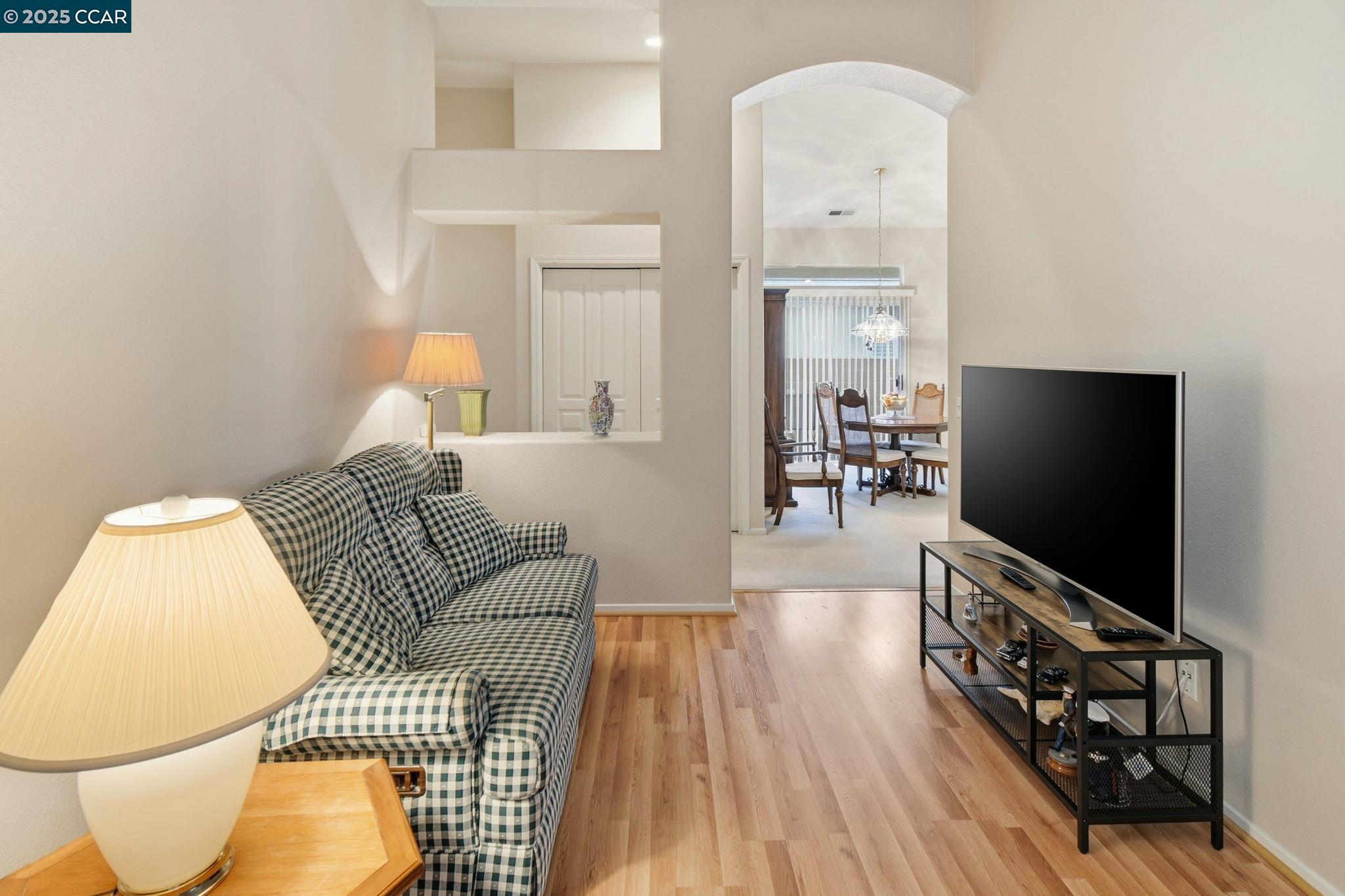 Detail Gallery Image 9 of 39 For 443 Mandarin Cir, Vacaville,  CA 95687 - 2 Beds | 2 Baths