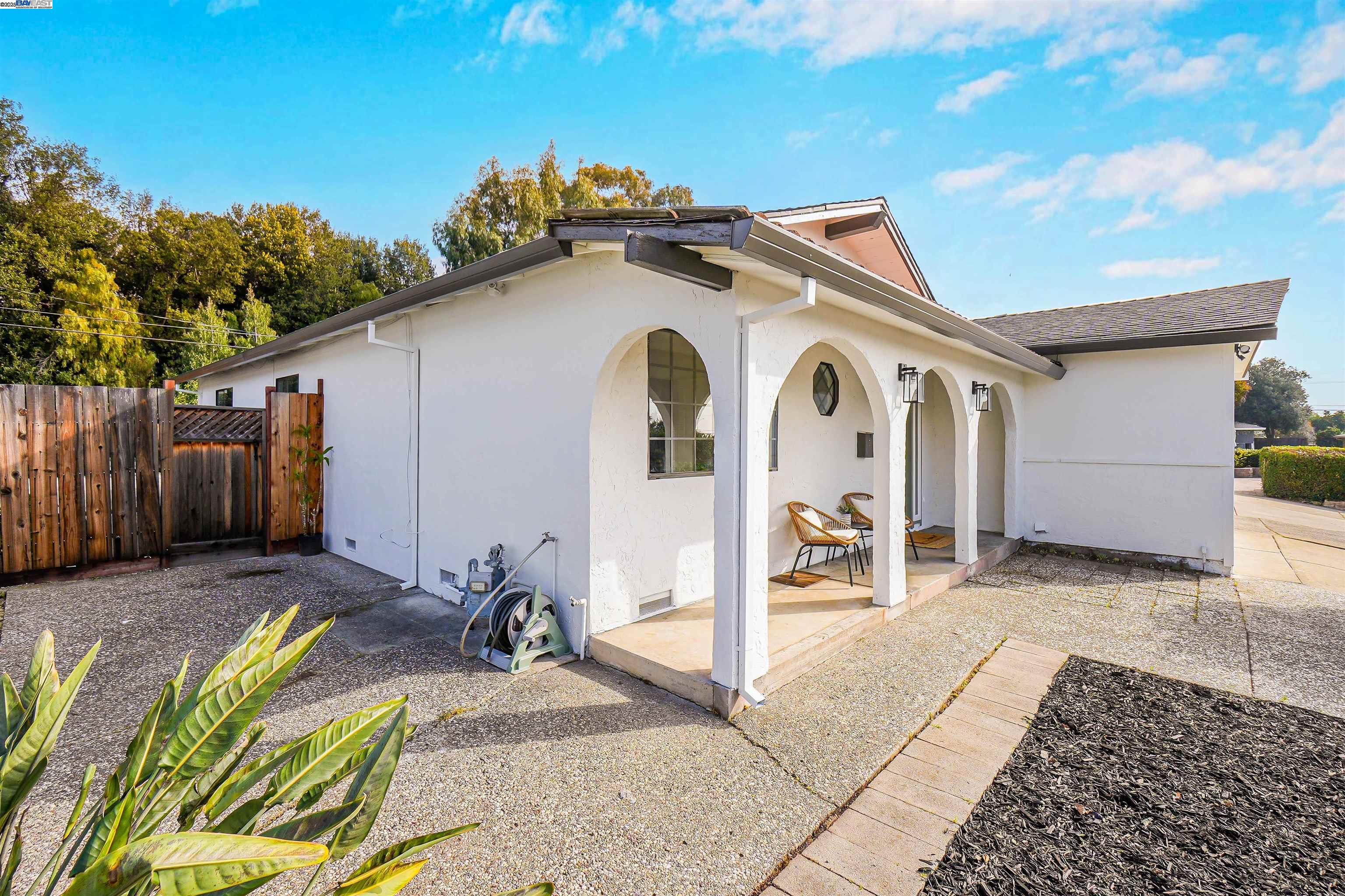 Detail Gallery Image 3 of 37 For 2126 Gross St, Milpitas,  CA 95035 - 4 Beds | 2 Baths