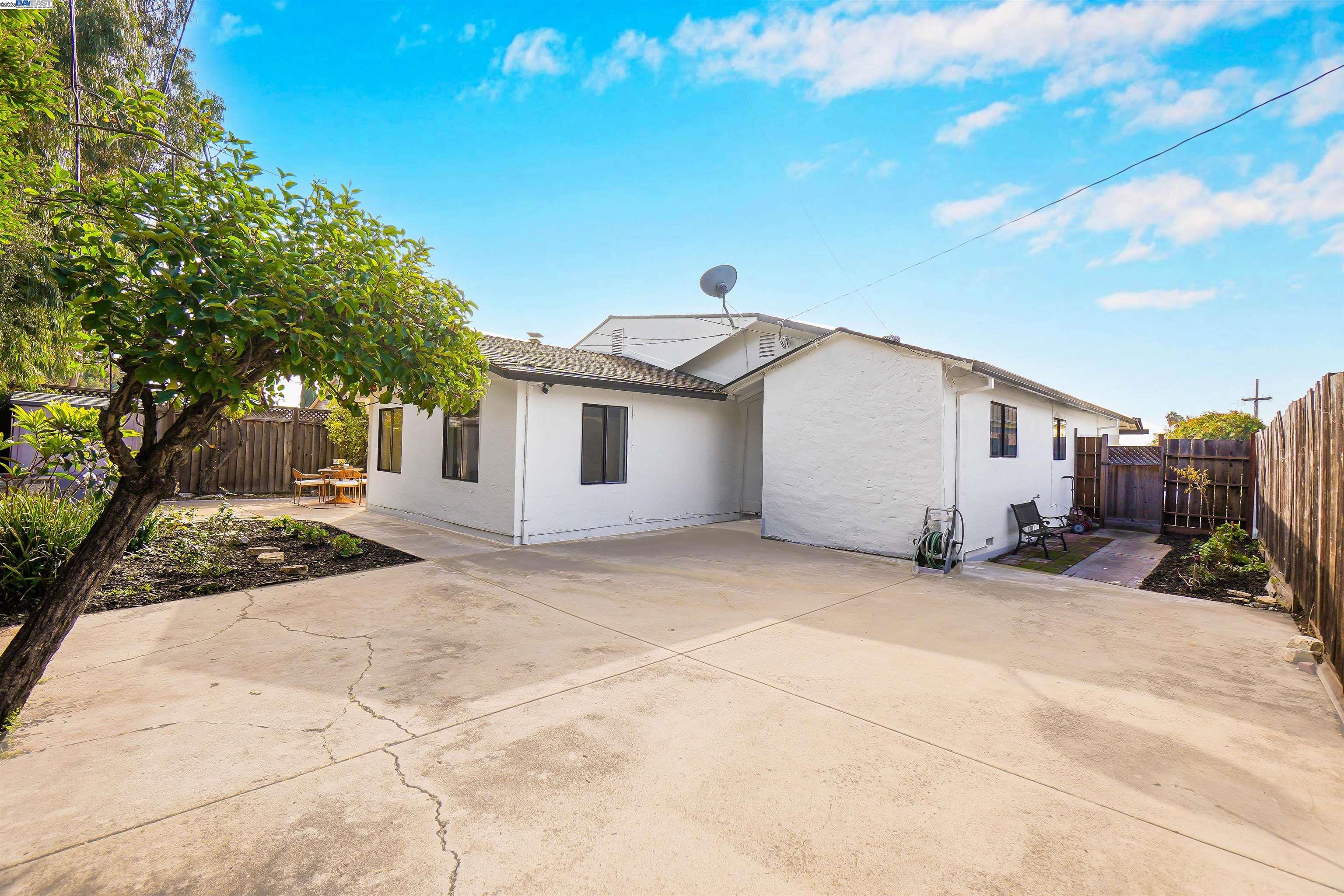 Detail Gallery Image 33 of 37 For 2126 Gross St, Milpitas,  CA 95035 - 4 Beds | 2 Baths